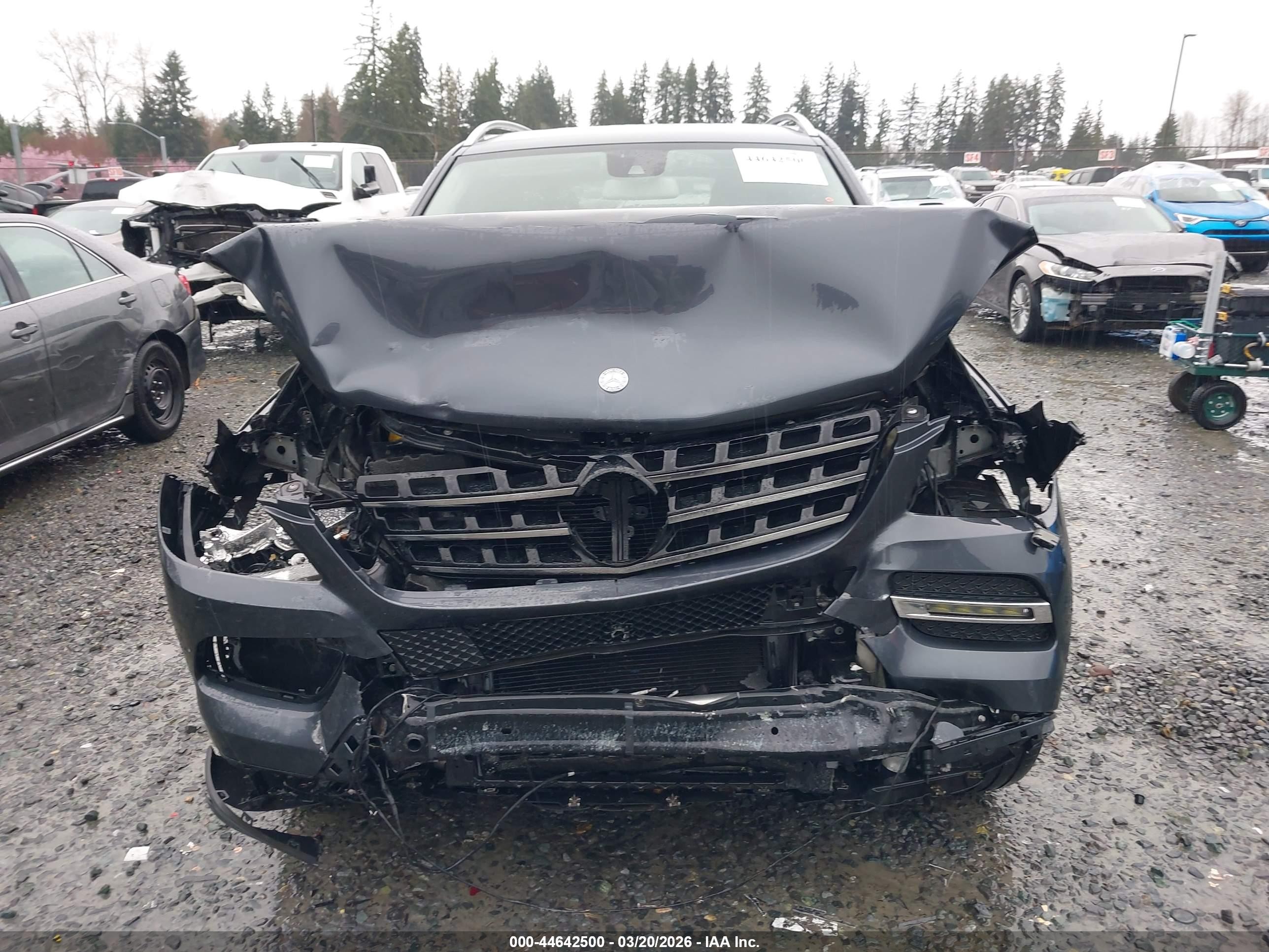 2015 Mercedes-benz Ml 350 4matic Blue vin: 4JGDA5HB8FA590738