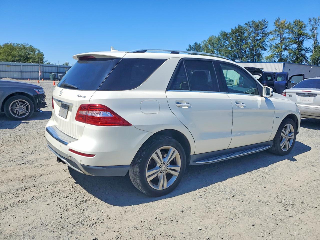 2012 Mercedes-benz Ml 350 4matic White vin: 4JGDA5HB9CA012305