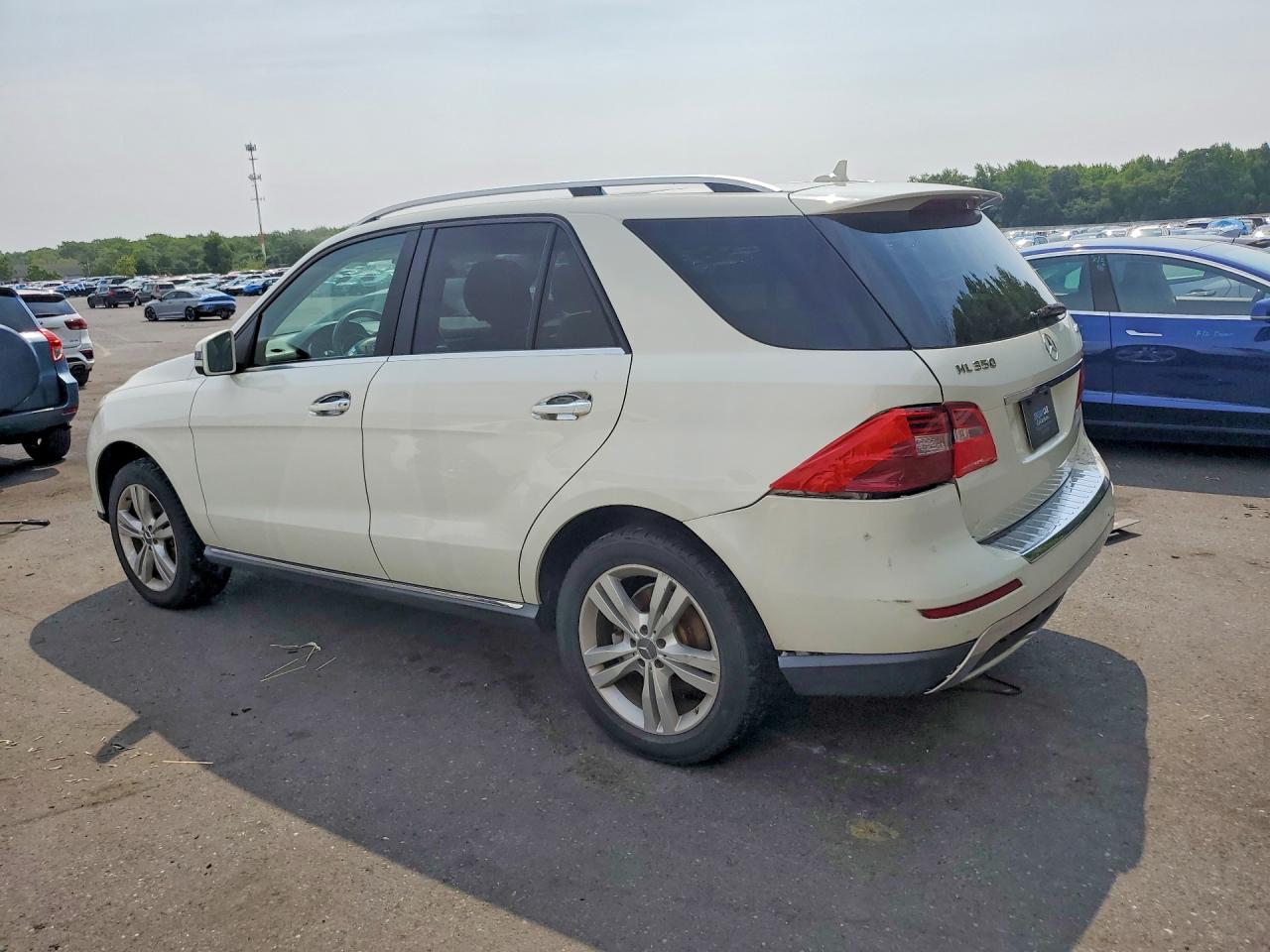 2013 Mercedes-benz Ml 350 4matic White vin: 4JGDA5HB9DA157037