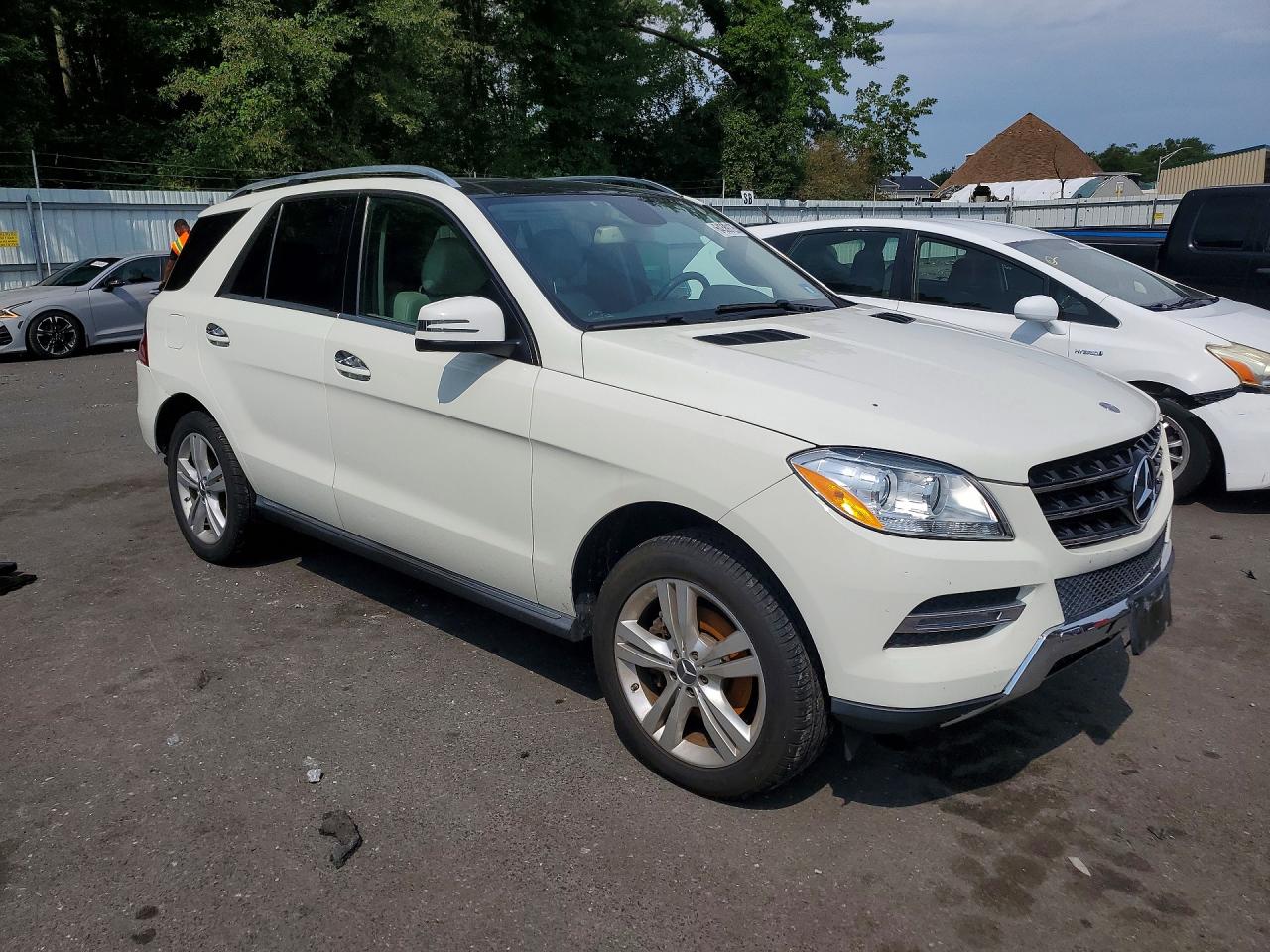 2013 Mercedes-benz Ml 350 4matic White vin: 4JGDA5HB9DA157037