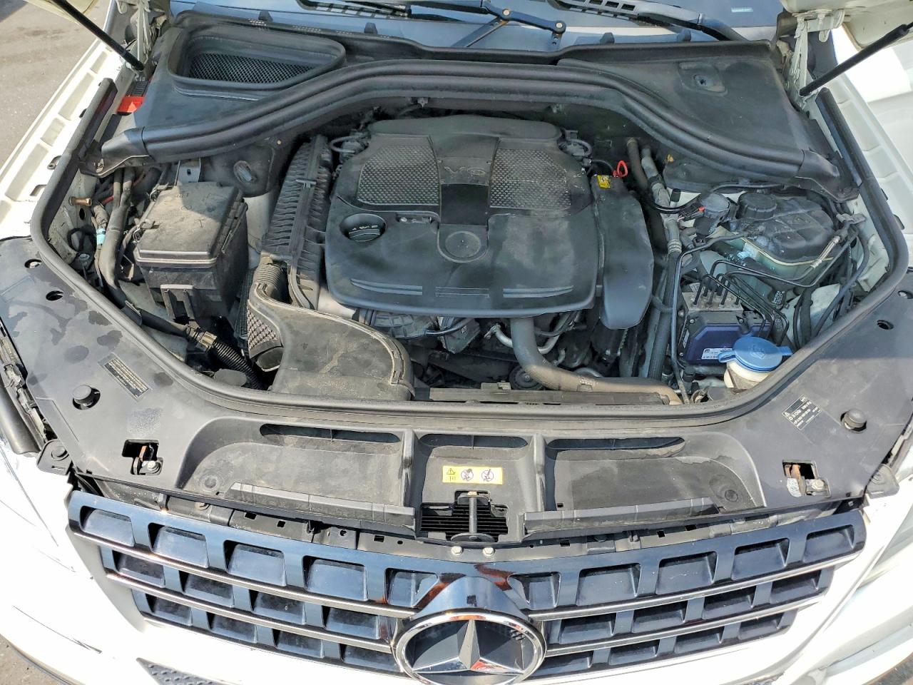 2013 Mercedes-benz Ml 350 4matic White vin: 4JGDA5HB9DA157037