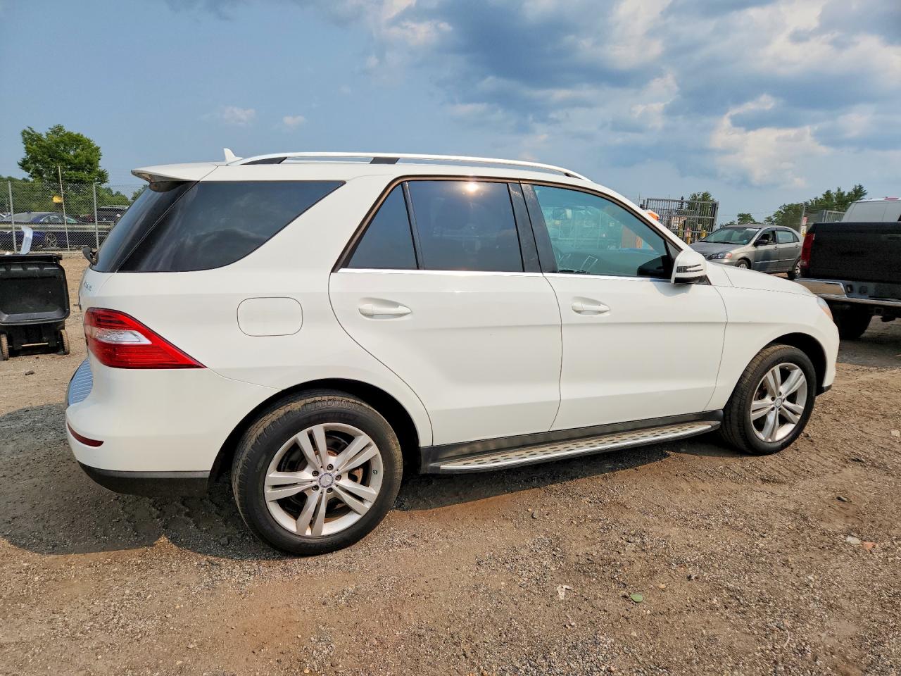 2014 Mercedes-benz Ml 350 4matic White vin: 4JGDA5HB9EA313983