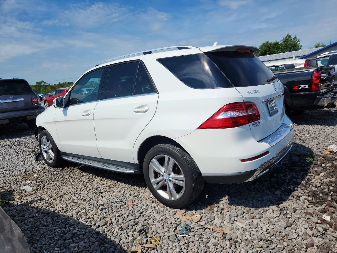 2014 Mercedes-benz Ml 350 4matic White vin: 4JGDA5HB9EA346157