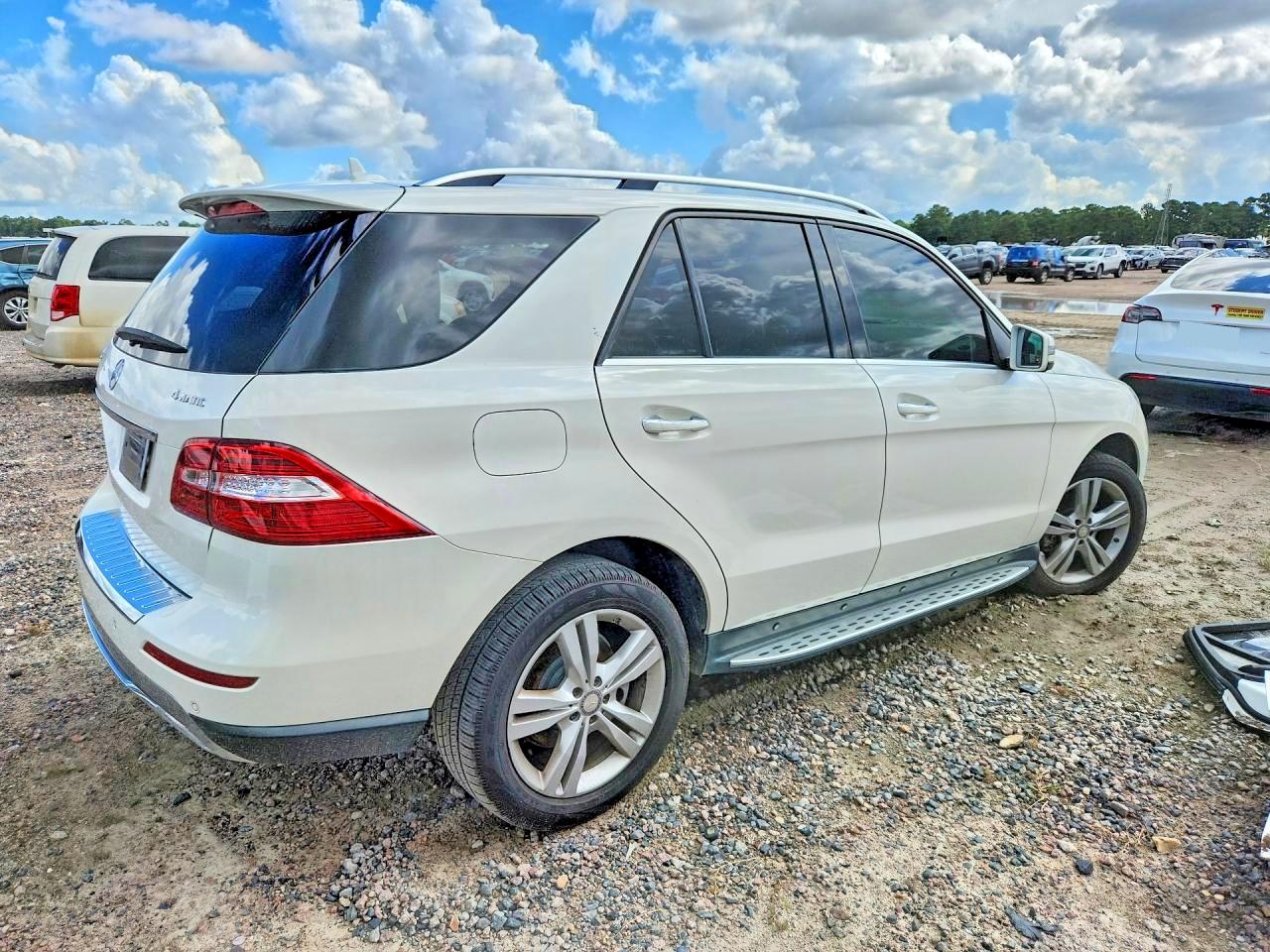 2014 Mercedes-benz Ml 350 4matic White vin: 4JGDA5HB9EA429586