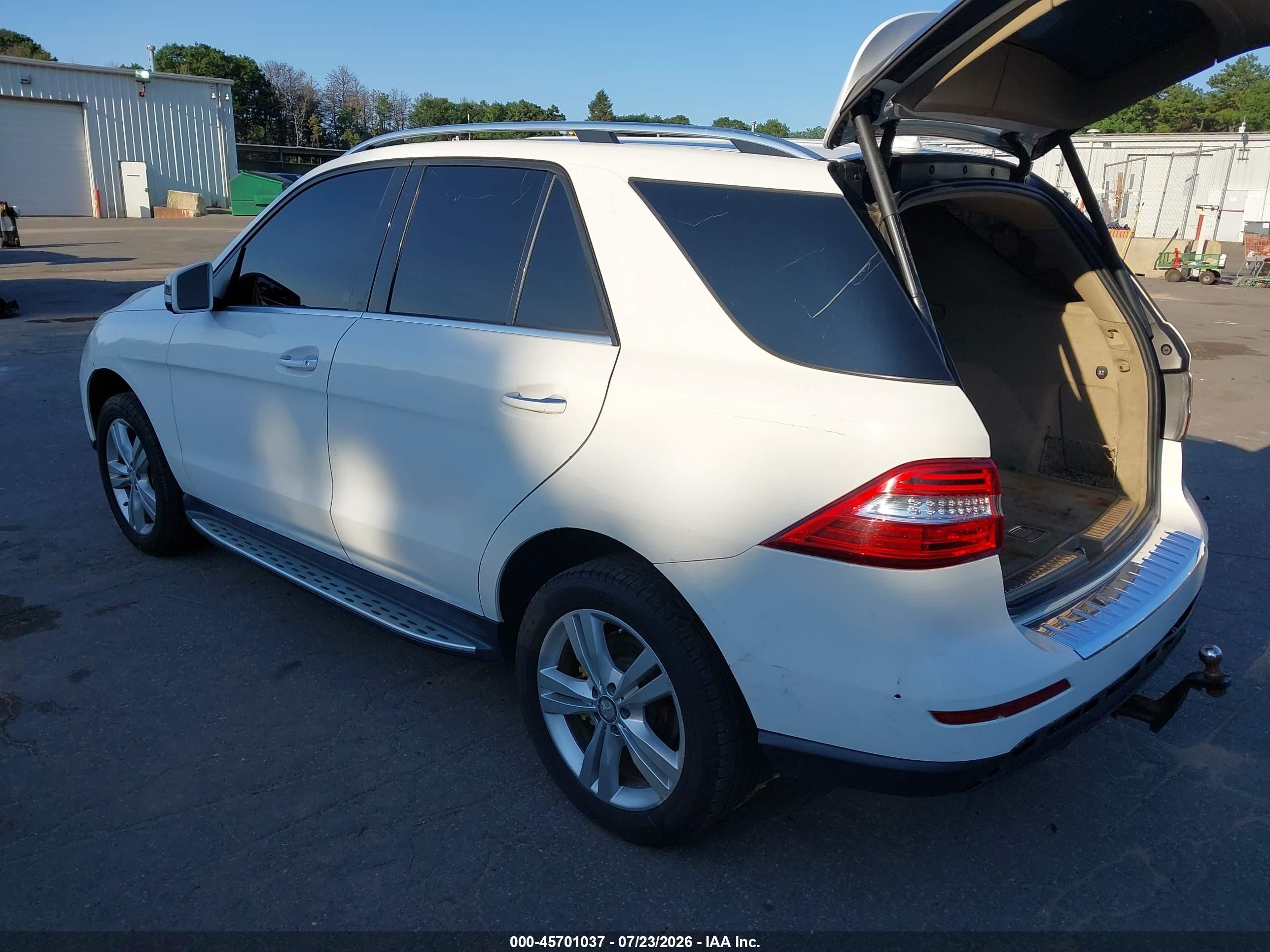 2015 Mercedes-benz Ml 350 4matic White vin: 4JGDA5HB9FA547266