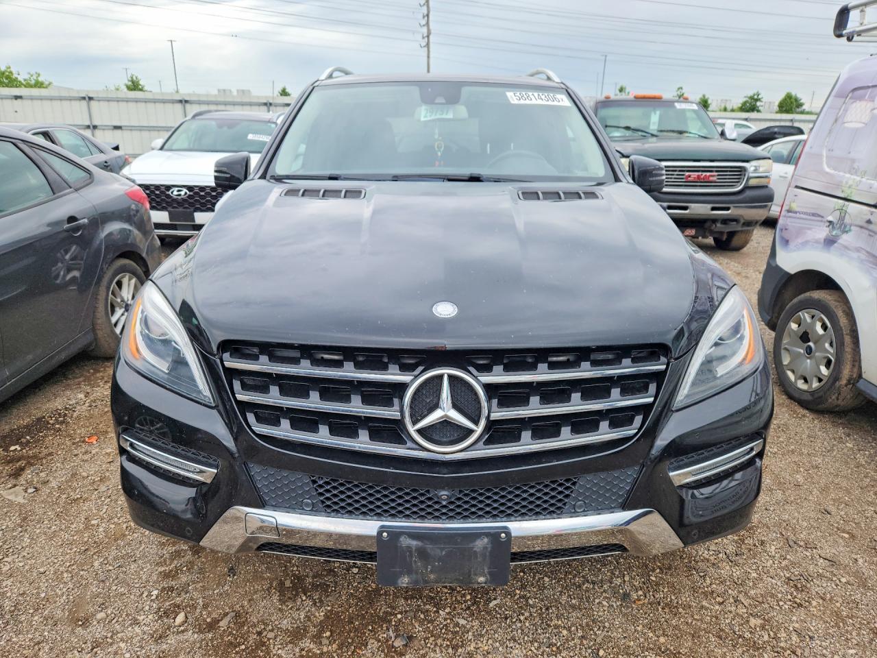 2015 Mercedes-benz M Class Ml350 4d Suv 350 4matic Black vin: 4JGDA5HB9FA550863
