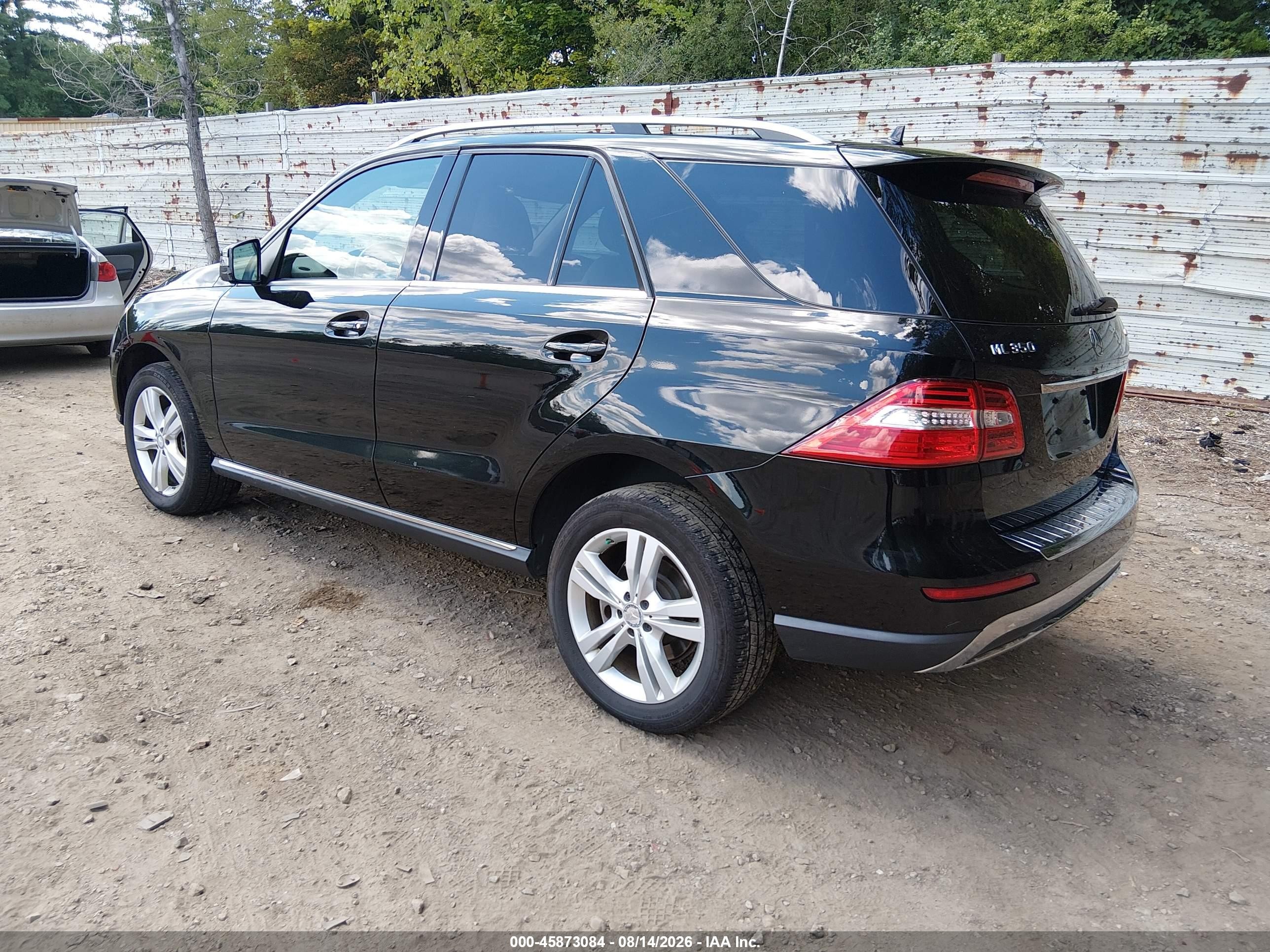 2015 Mercedes-benz Ml 350 4matic Черный vin: 4JGDA5HB9FA585323