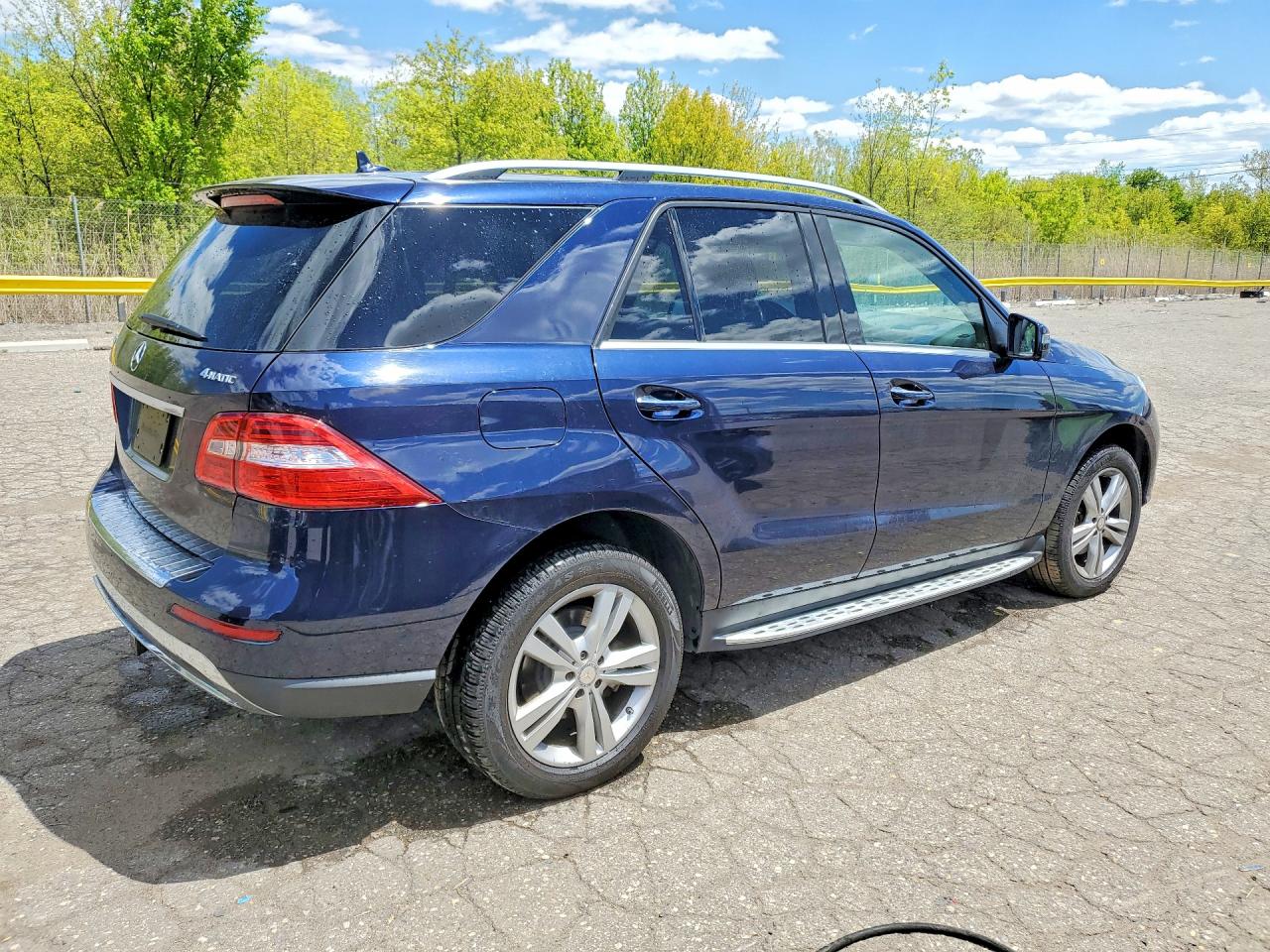 2015 Mercedes-benz Ml 350 4matic Blue vin: 4JGDA5HB9FA593776