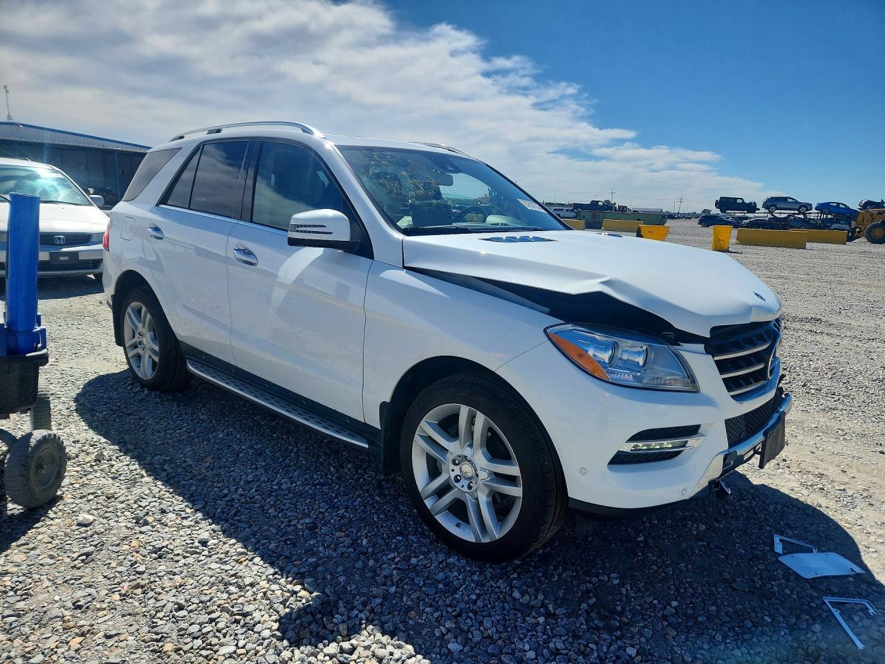 2015 Mercedes-benz Ml 350 4matic White vin: 4JGDA5HB9FA596404