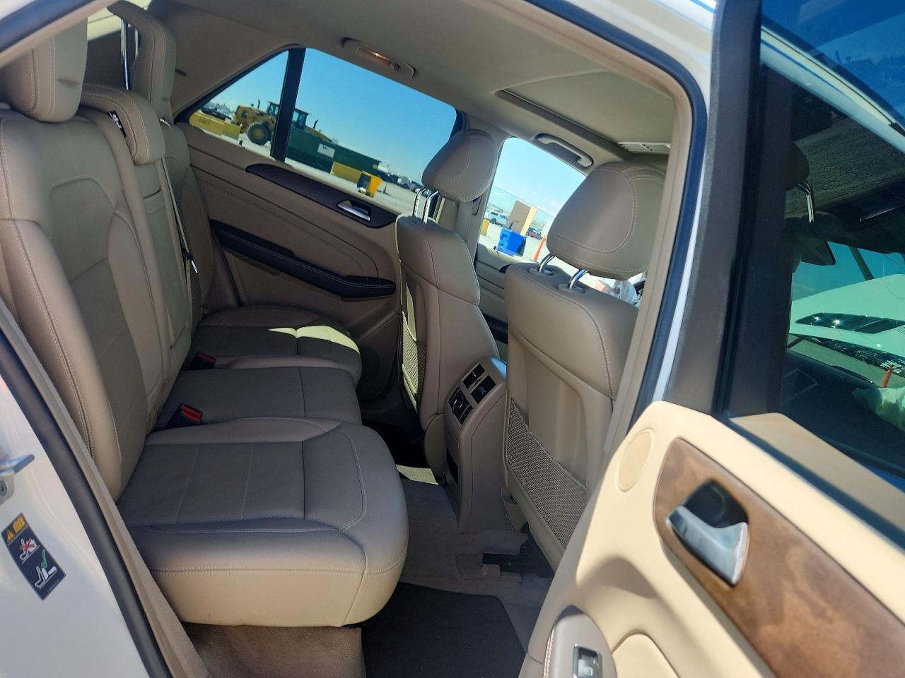 2015 Mercedes-benz Ml 350 4matic White vin: 4JGDA5HB9FA596404