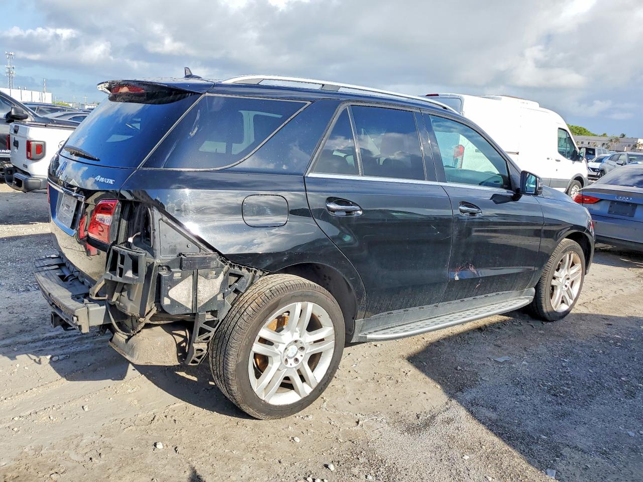2013 Mercedes-benz Ml 350 4matic Black vin: 4JGDA5HBXDA225393