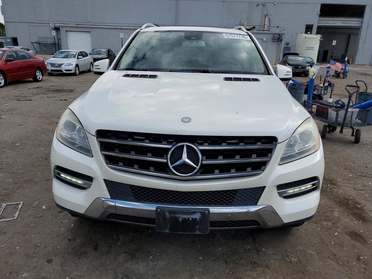 2013 Mercedes-benz Ml 350 4matic White vin: 4JGDA5HBXDA262024