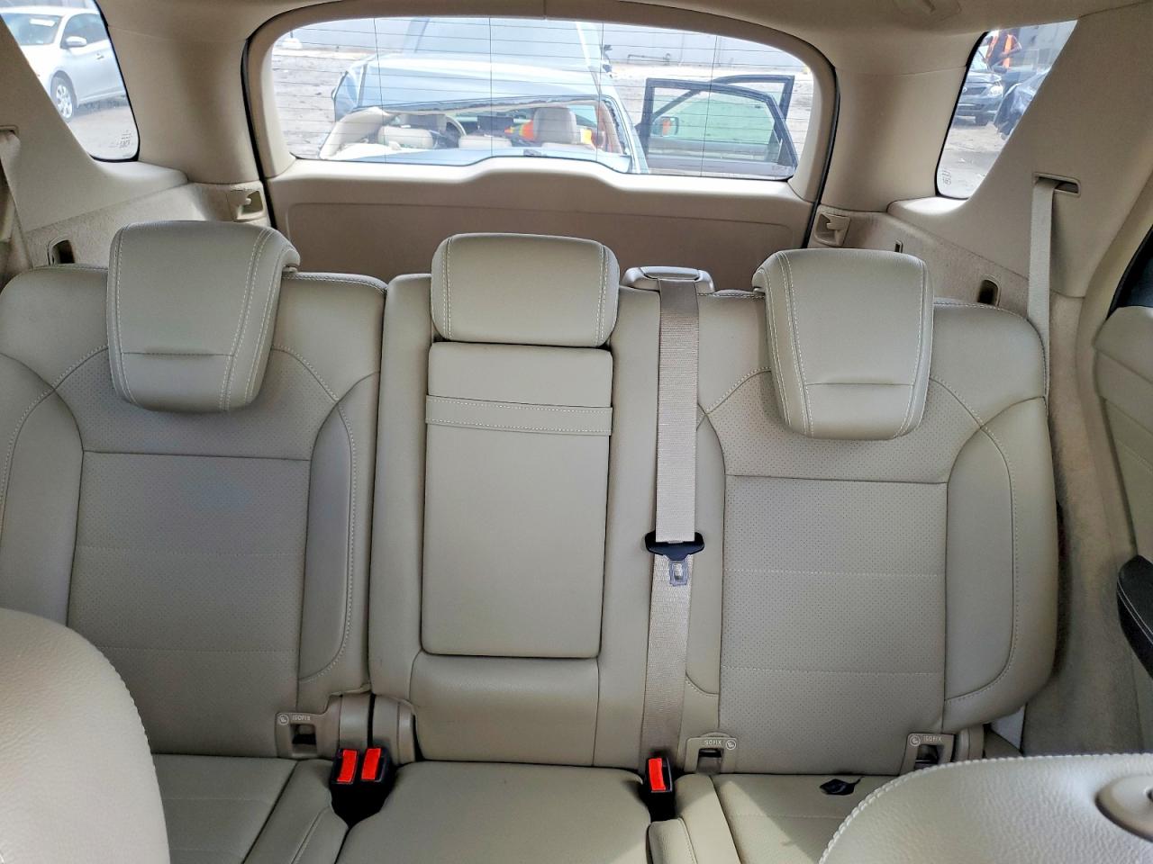 2013 Mercedes-benz Ml 350 4matic White vin: 4JGDA5HBXDA262024