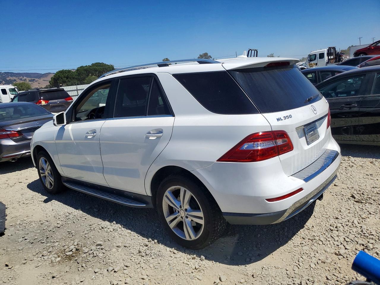 2015 Mercedes-benz Ml 350 4matic Белый vin: 4JGDA5HBXFA442333