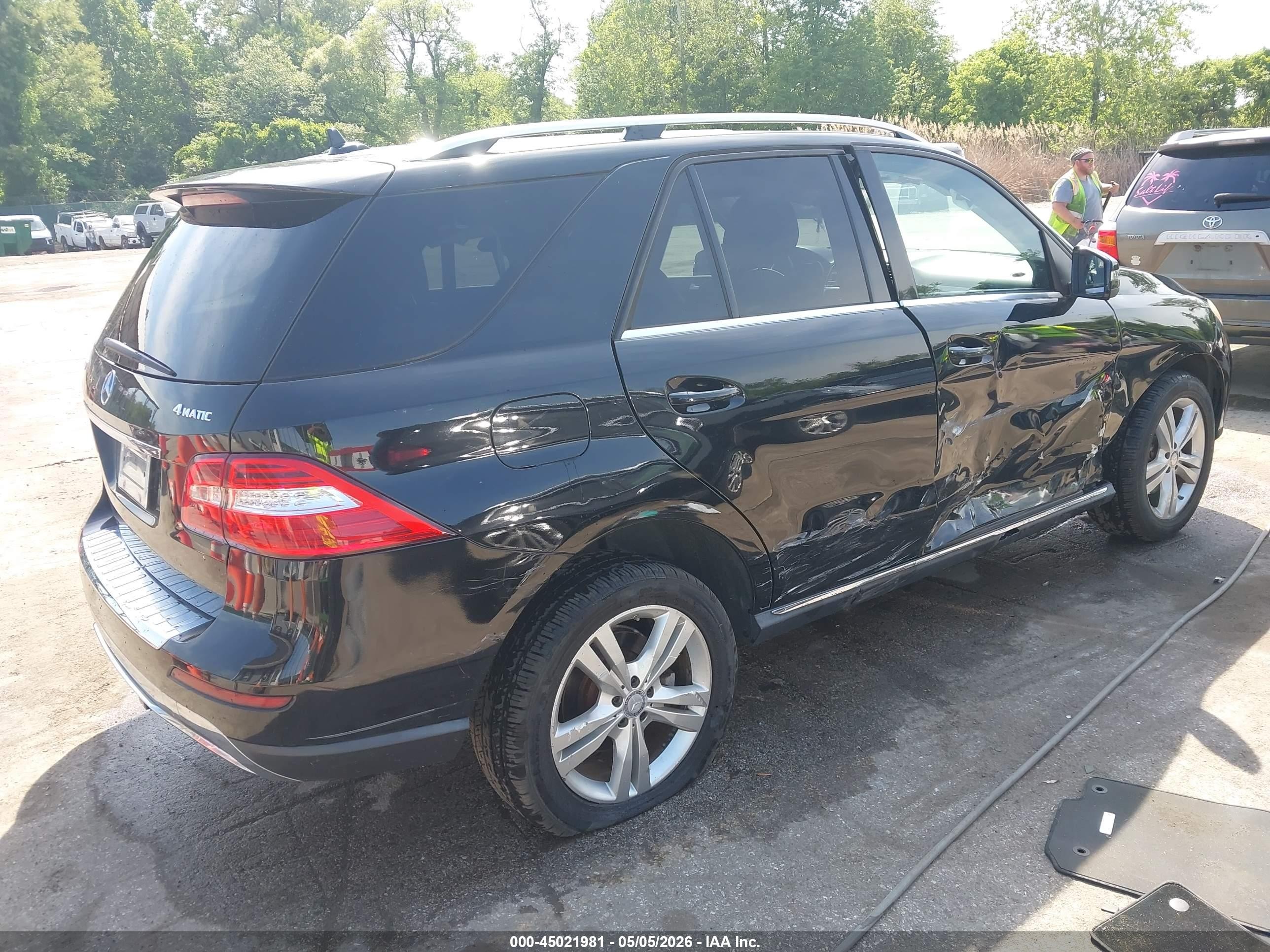 2015 Mercedes-benz Ml 350 4matic Black vin: 4JGDA5HBXFA533134