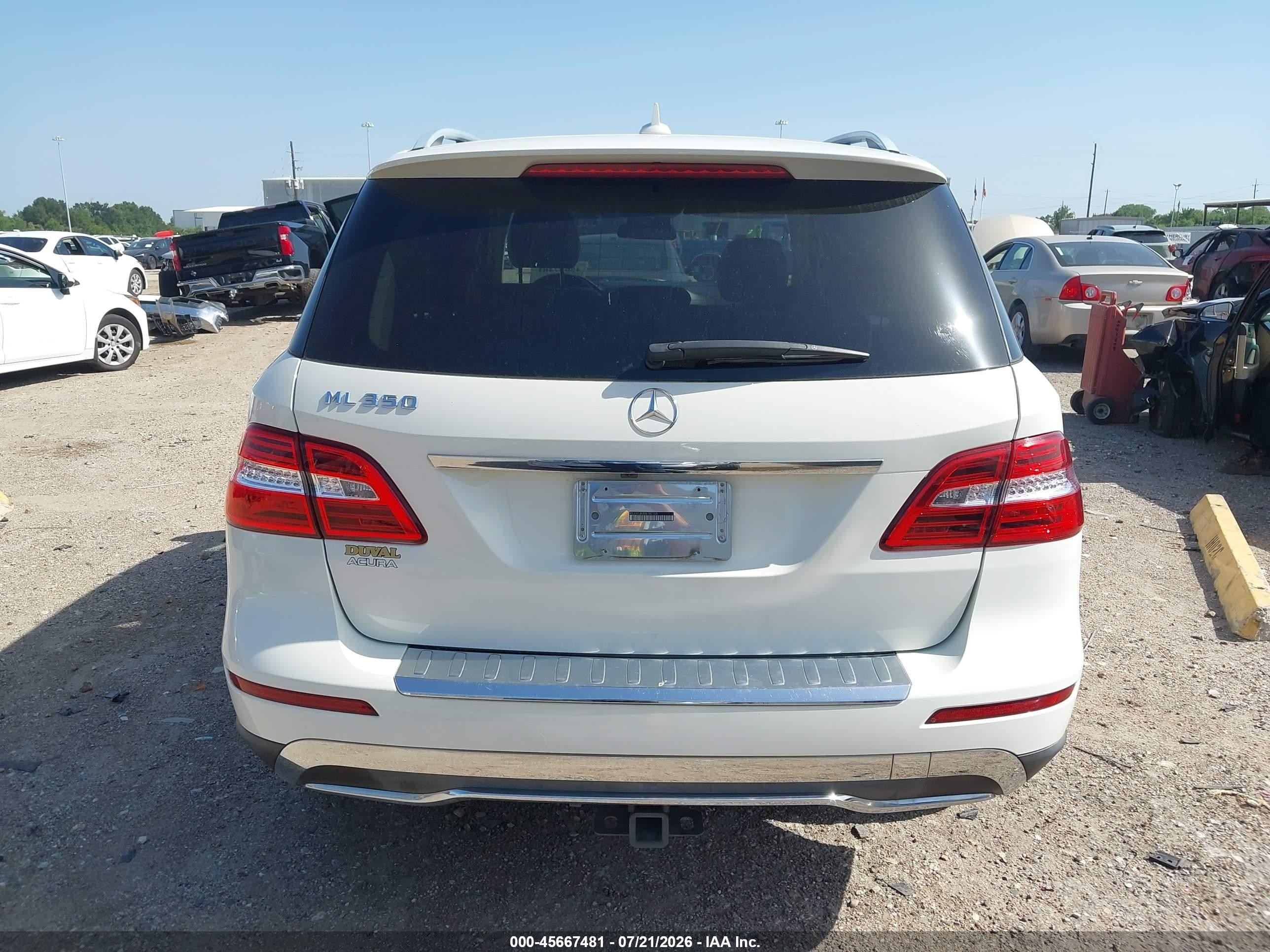 2013 Mercedes-benz Ml 350   White vin: 4JGDA5JB0DA182158
