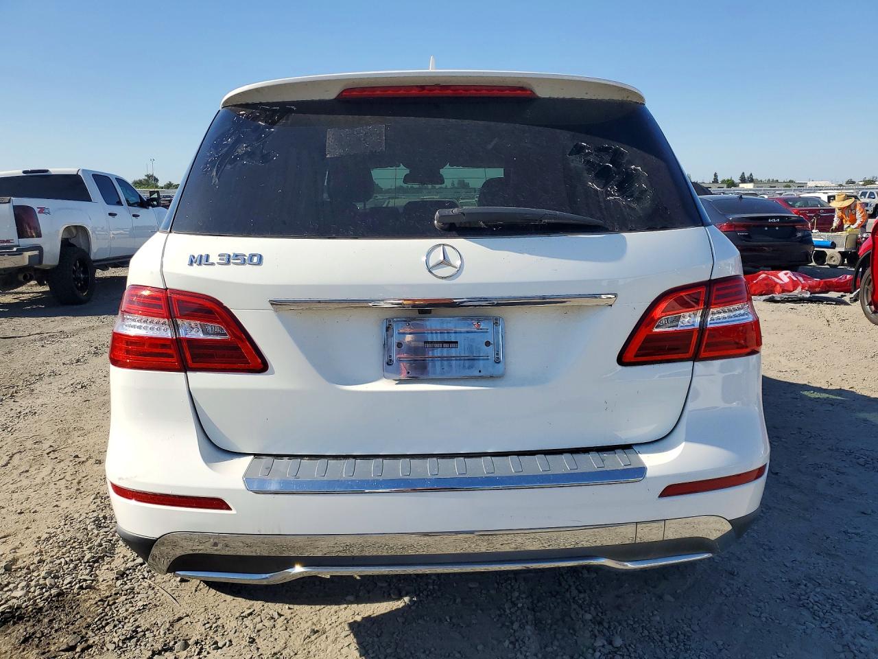 2014 Mercedes-benz Ml 350 White vin: 4JGDA5JB0EA426621