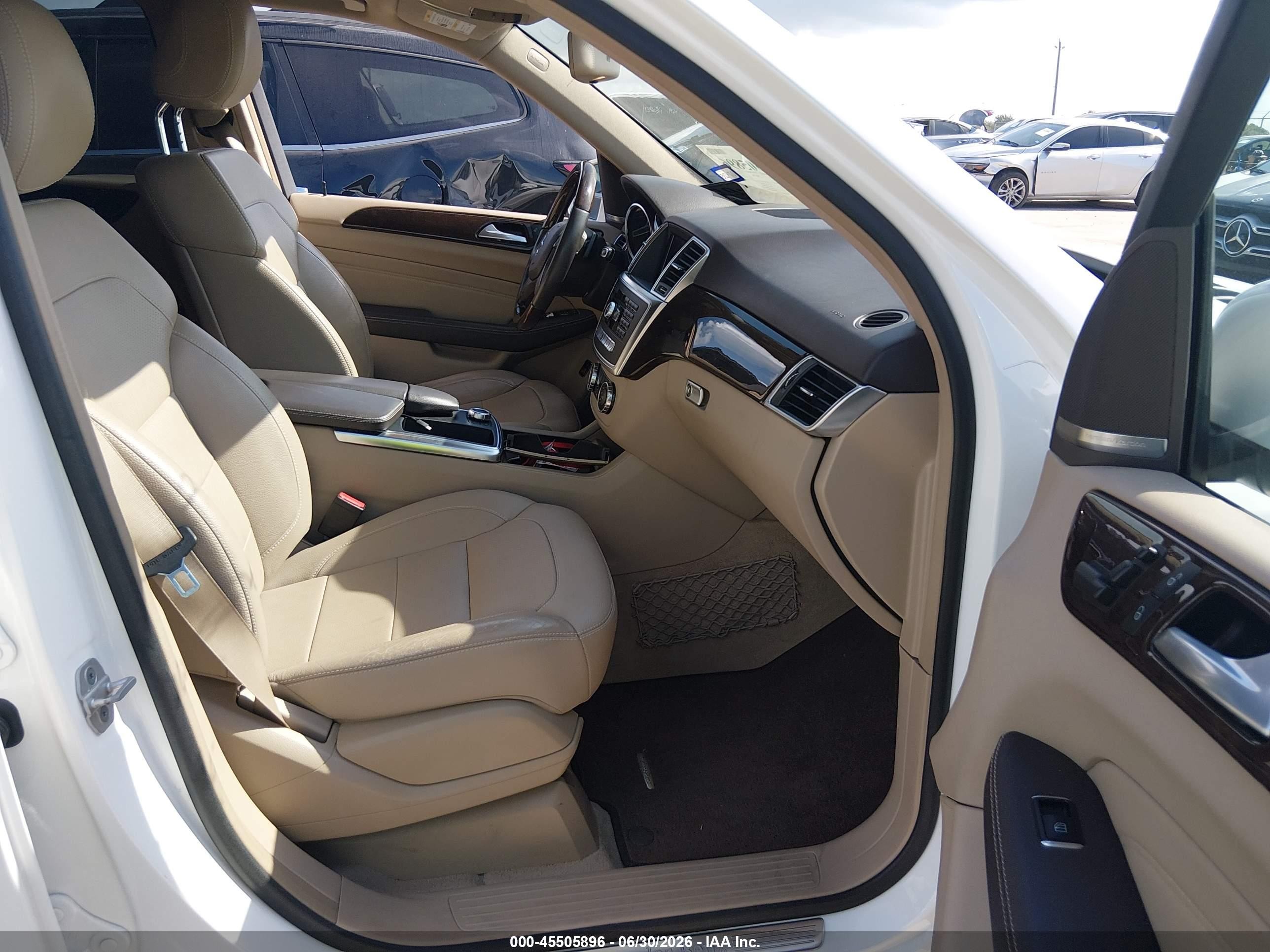 2015 Mercedes-benz Ml 350   White vin: 4JGDA5JB0FA443503