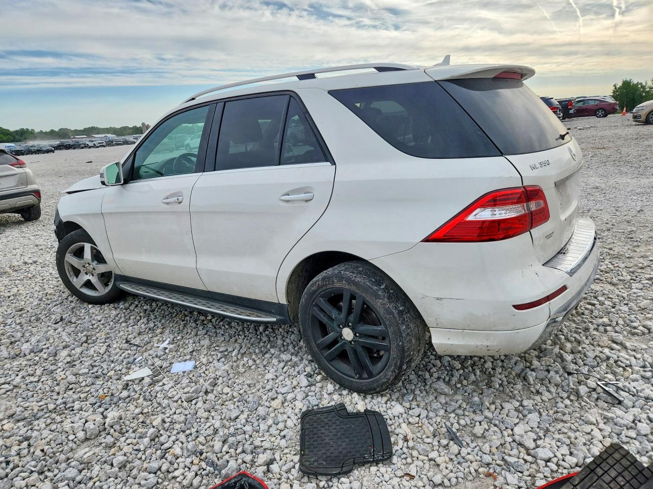 2014 Mercedes-benz Ml 350 White vin: 4JGDA5JB1EA282321