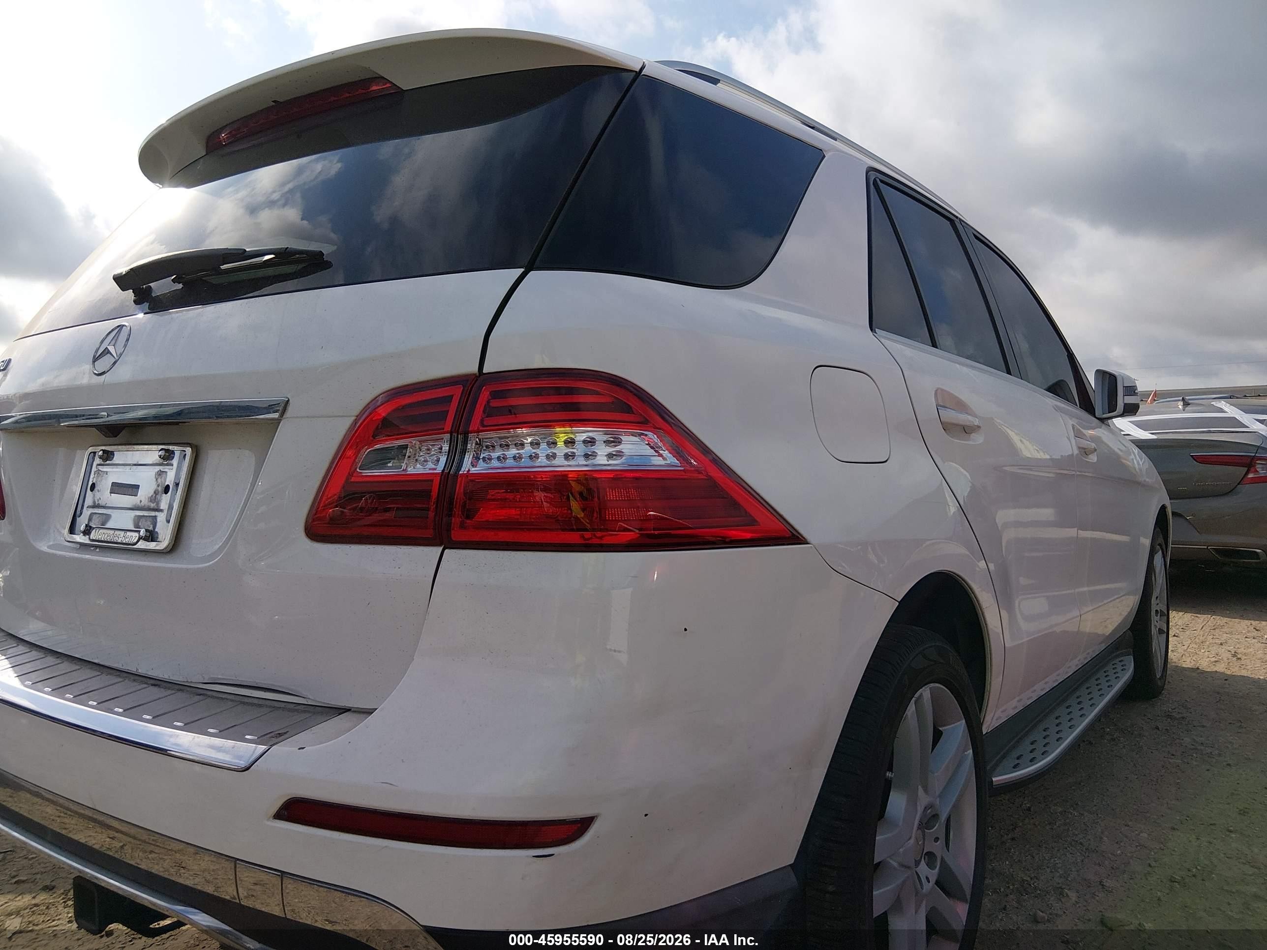 2014 Mercedes-benz Ml 350   White vin: 4JGDA5JB1EA397694