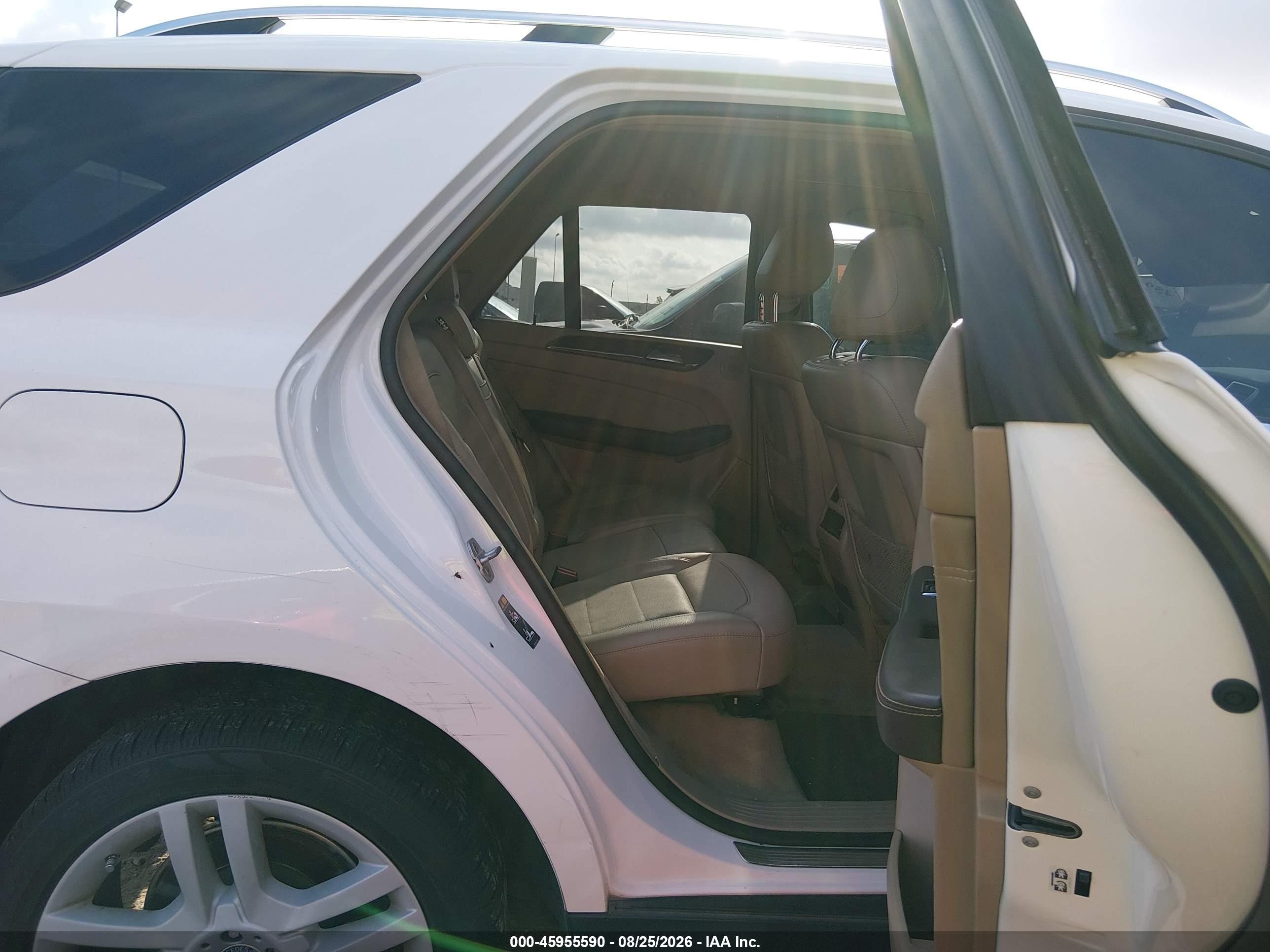 2014 Mercedes-benz Ml 350   White vin: 4JGDA5JB1EA397694