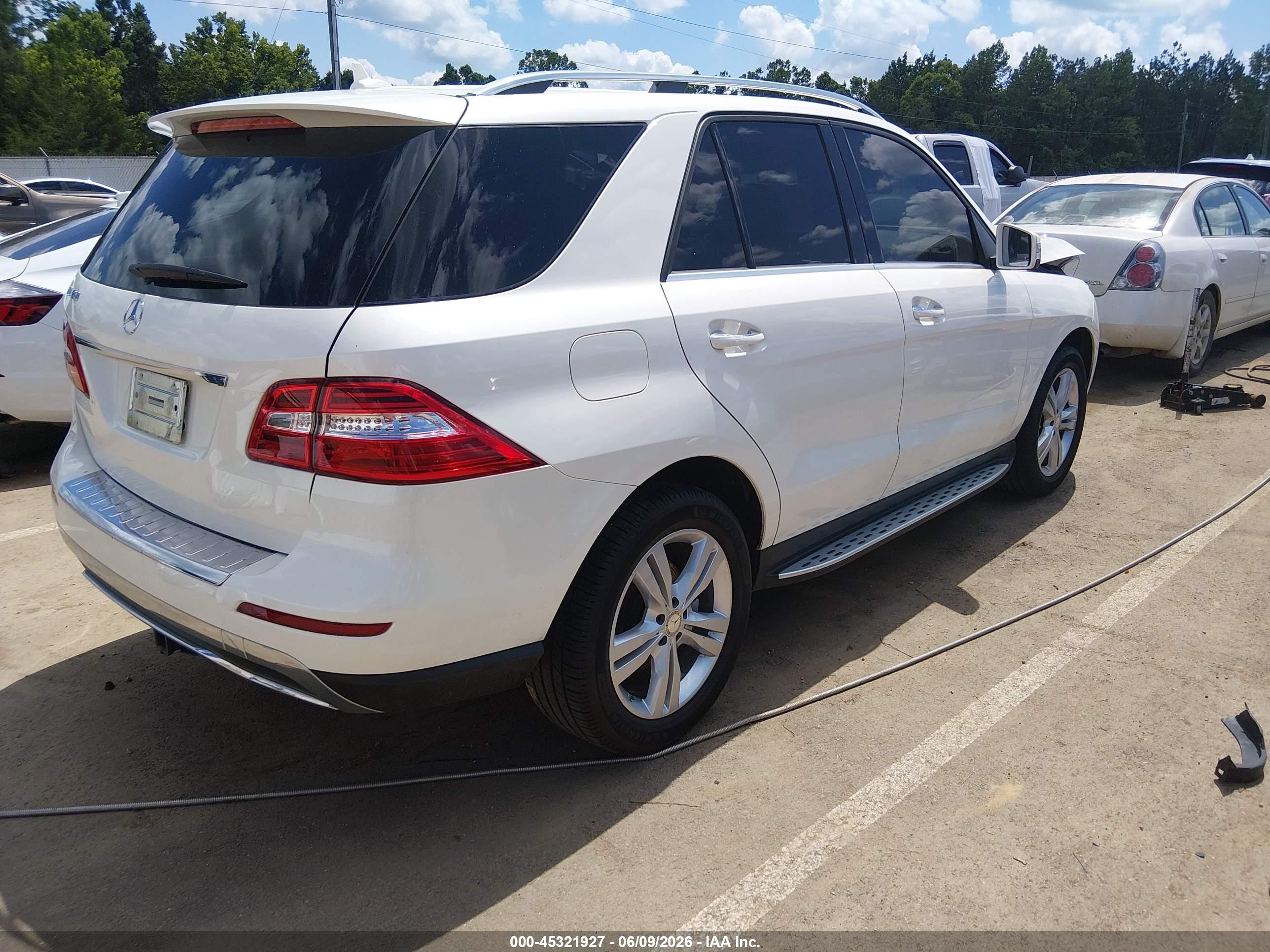 2015 Mercedes-benz Ml 350   White vin: 4JGDA5JB1FA479734