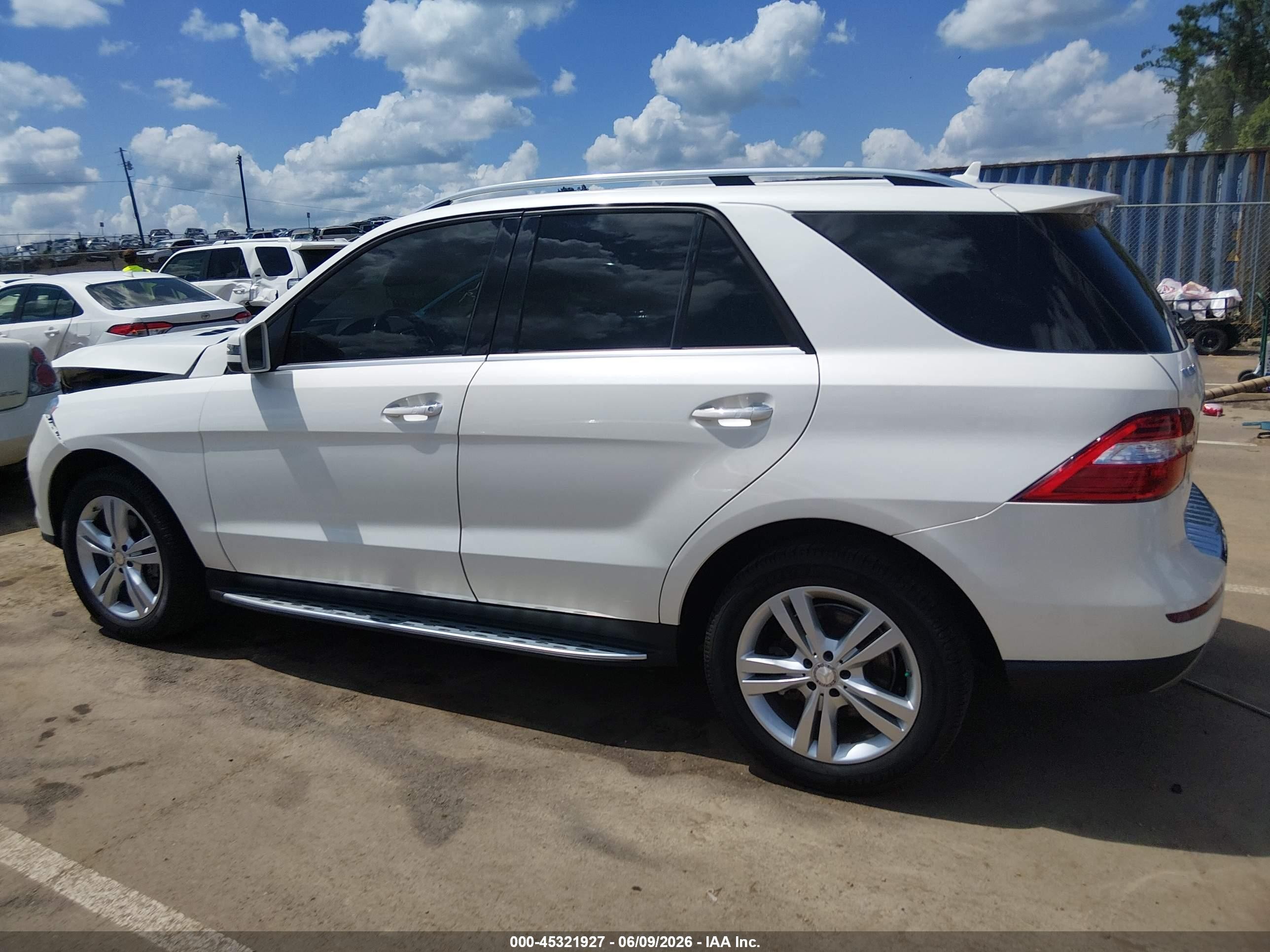 2015 Mercedes-benz Ml 350   White vin: 4JGDA5JB1FA479734