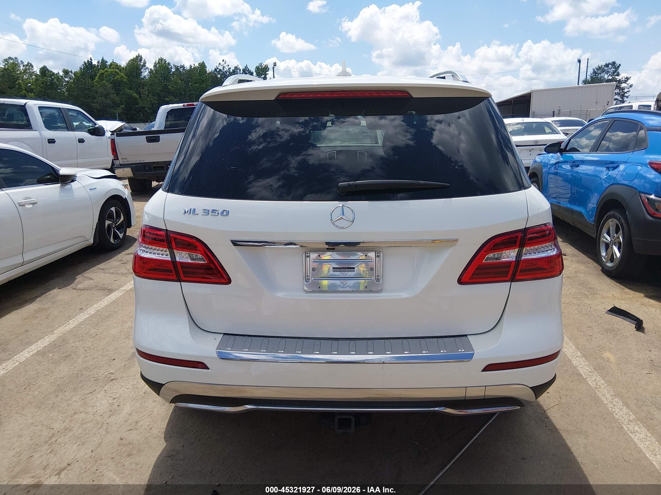 2015 Mercedes-benz Ml 350   White vin: 4JGDA5JB1FA479734