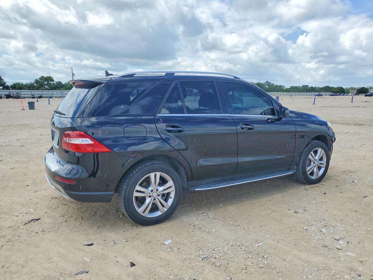 2015 Mercedes-benz Ml 350 Black vin: 4JGDA5JB1FA546137