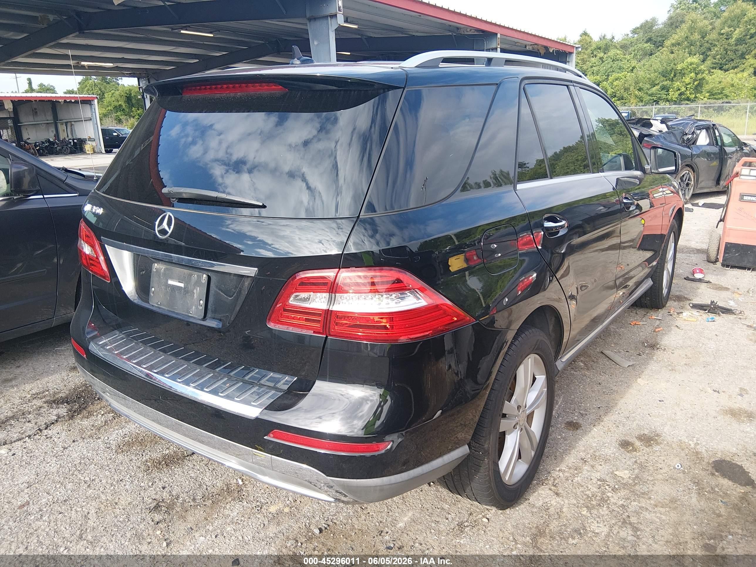 2015 Mercedes-benz Ml 350   Black vin: 4JGDA5JB1FA598755