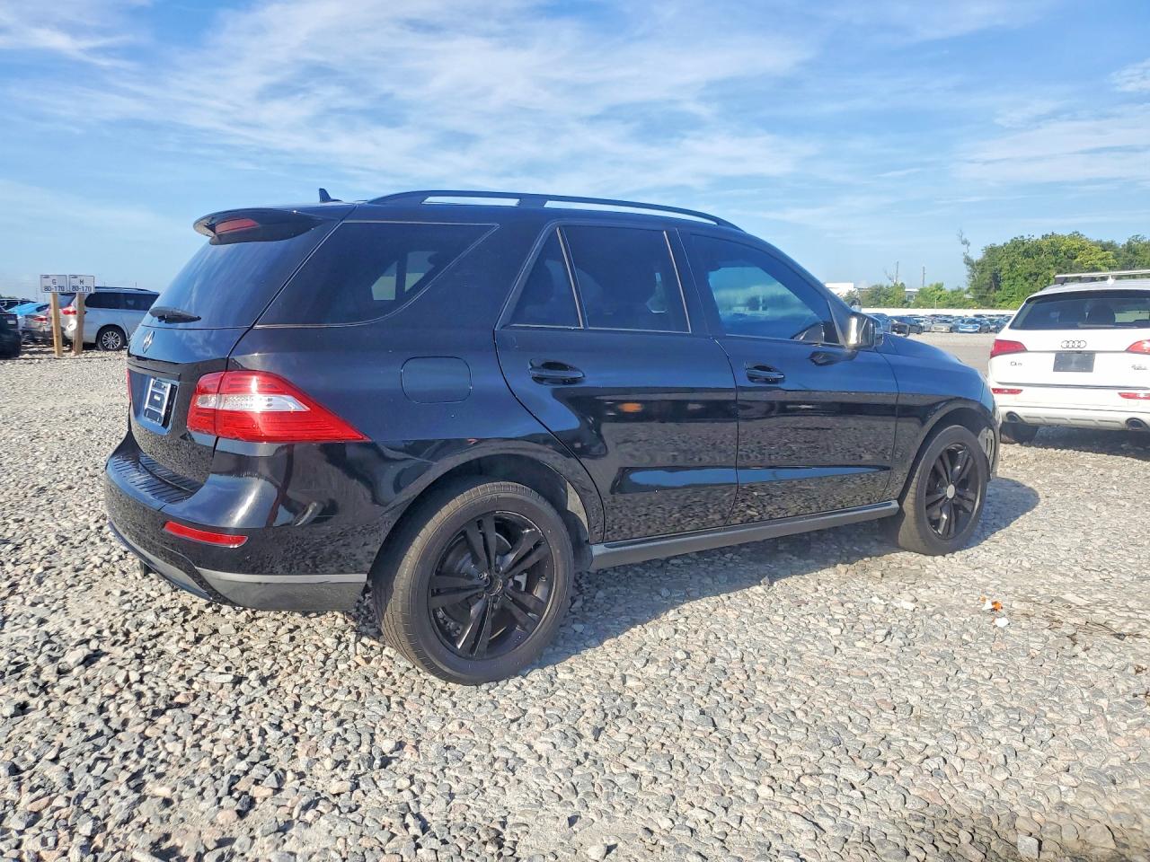 2013 Mercedes-benz Ml 350 Black vin: 4JGDA5JB2DA163790