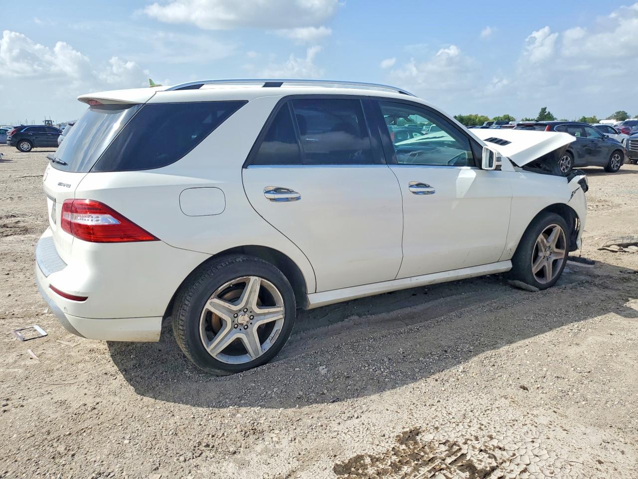 2014 Mercedes-benz Ml 350 White vin: 4JGDA5JB2EA326486