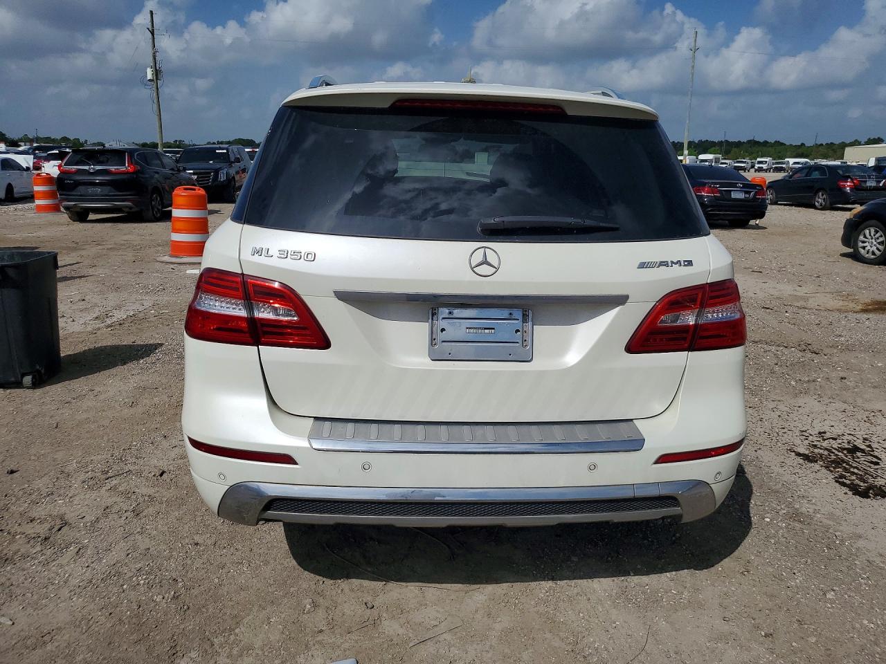 2014 Mercedes-benz Ml 350 White vin: 4JGDA5JB2EA326486
