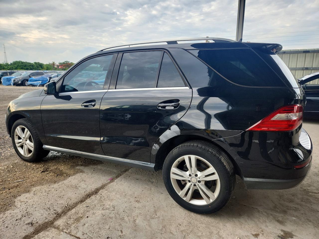 2015 Mercedes-benz Ml 350 Черный vin: 4JGDA5JB2FA512188