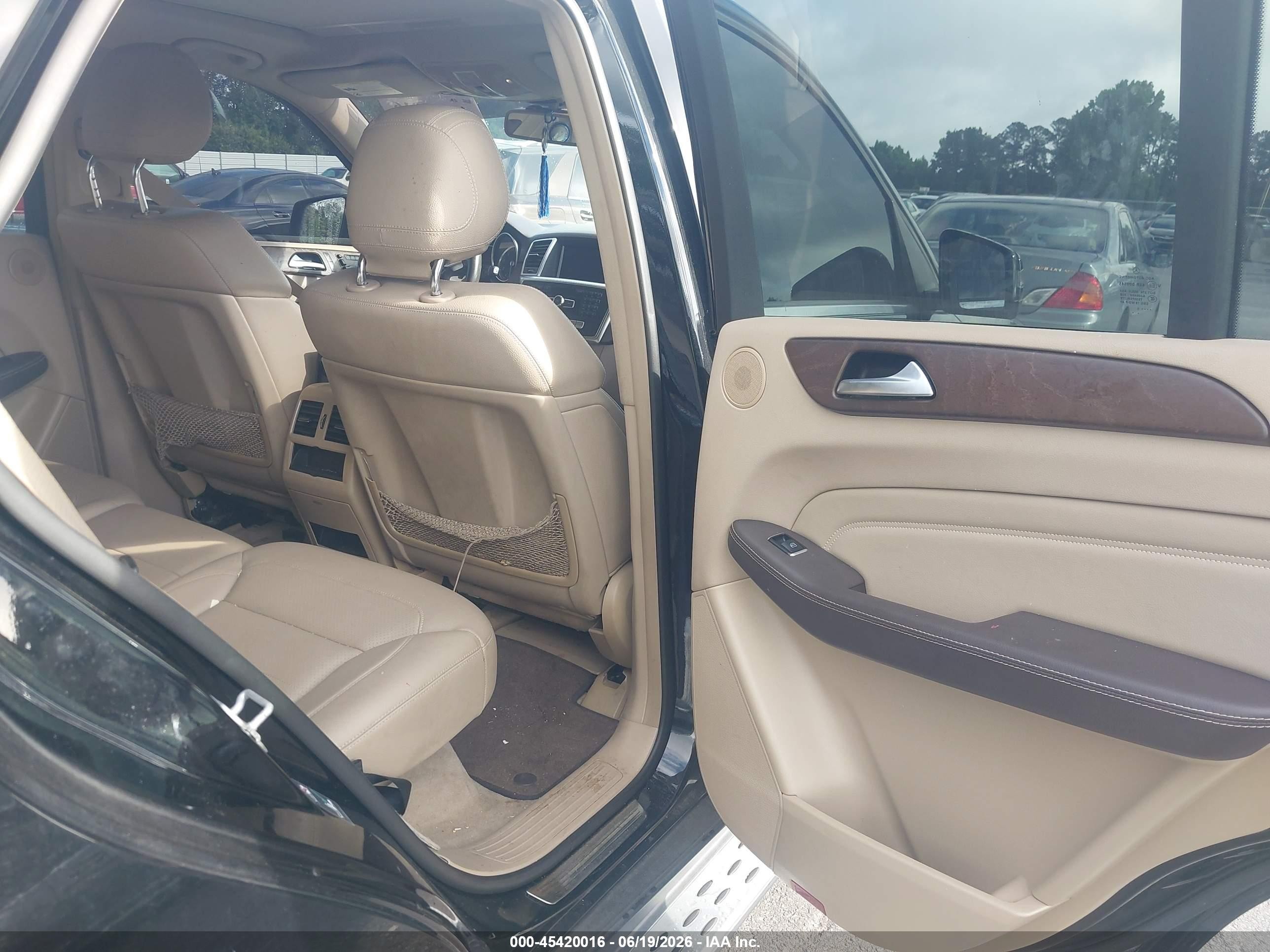 2015 Mercedes-benz Ml 350   Black vin: 4JGDA5JB2FA593645
