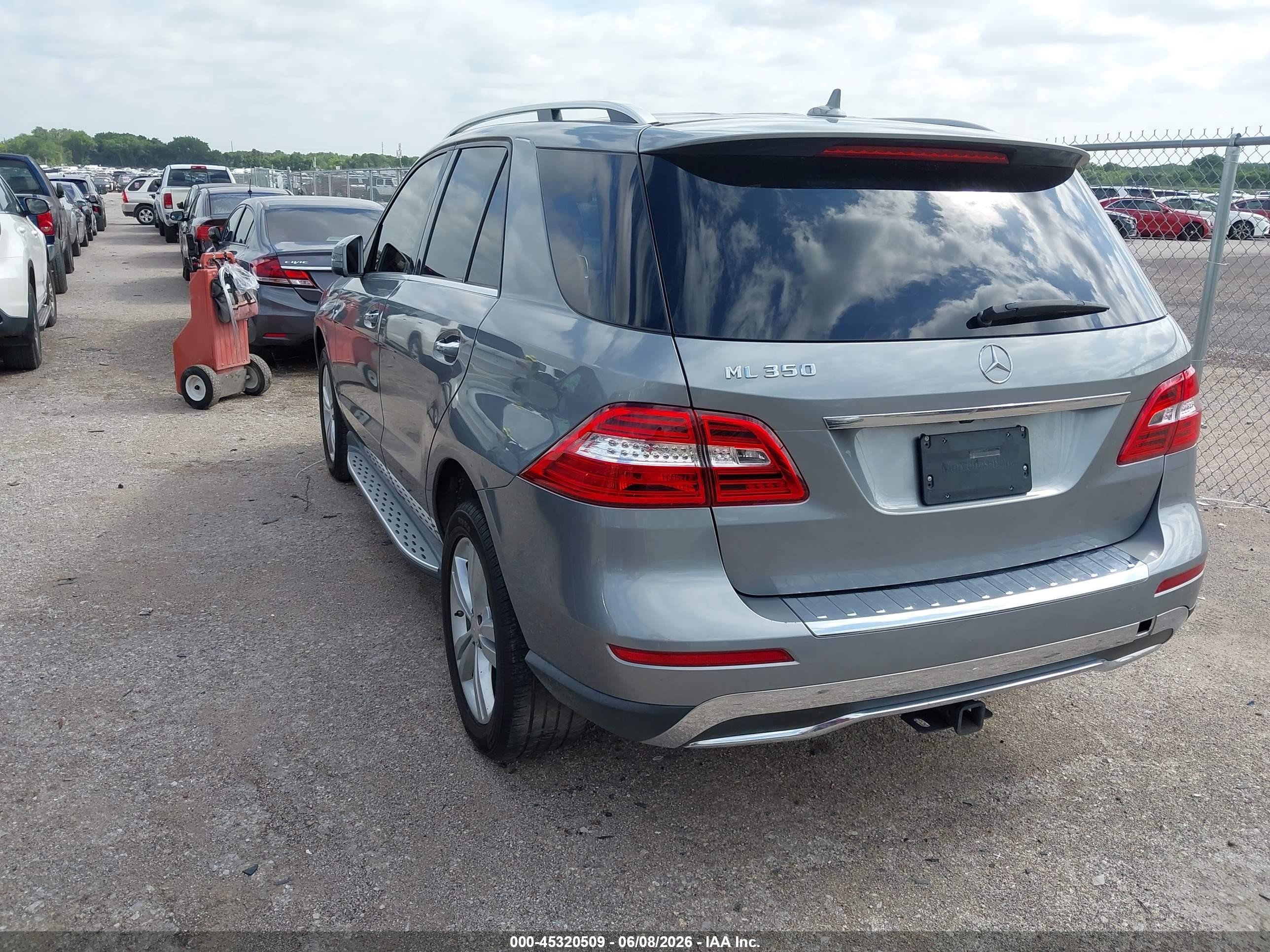 2015 Mercedes-benz Ml 350   Silver vin: 4JGDA5JB2FA611268