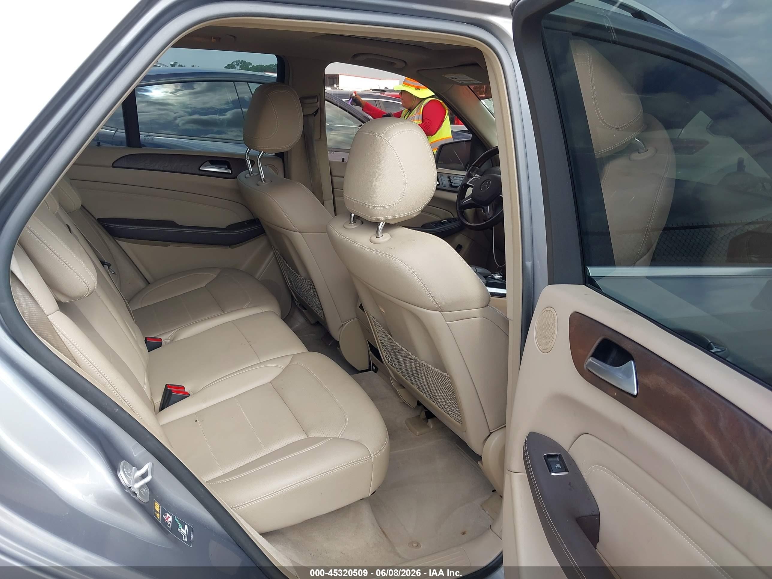 2015 Mercedes-benz Ml 350   Silver vin: 4JGDA5JB2FA611268