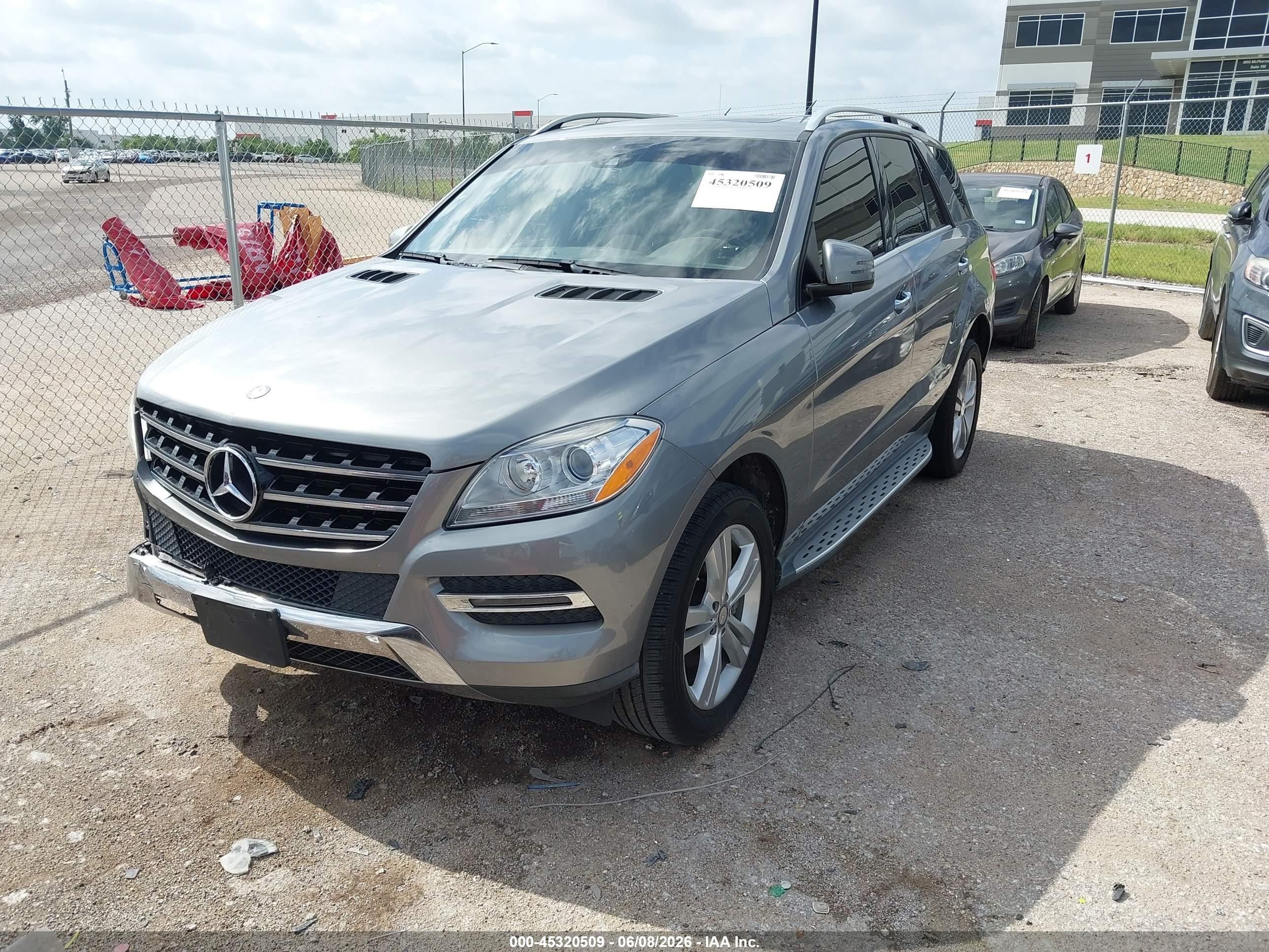 2015 Mercedes-benz Ml 350   Silver vin: 4JGDA5JB2FA611268