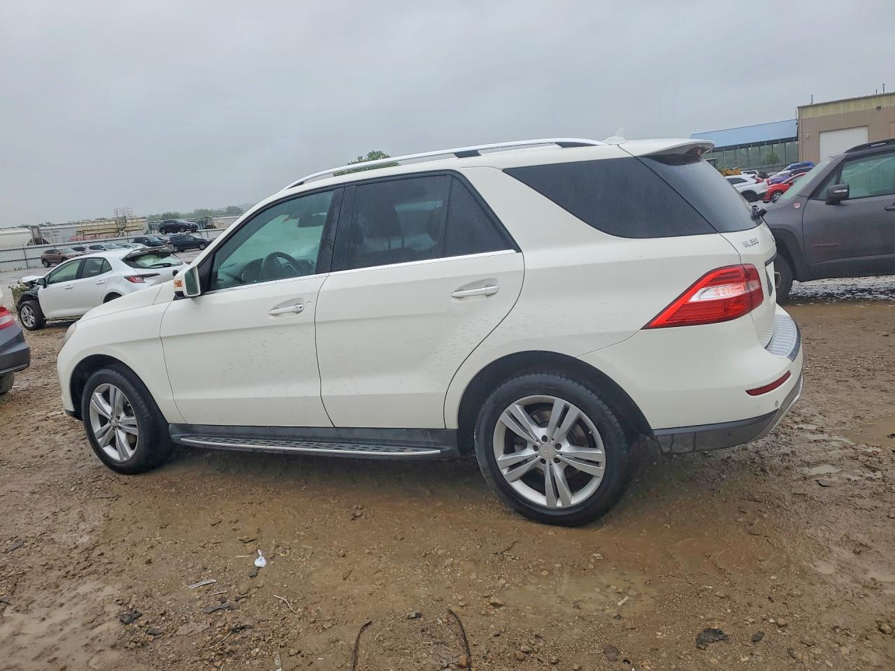 2013 Mercedes-benz Ml 350 White vin: 4JGDA5JB3DA200023