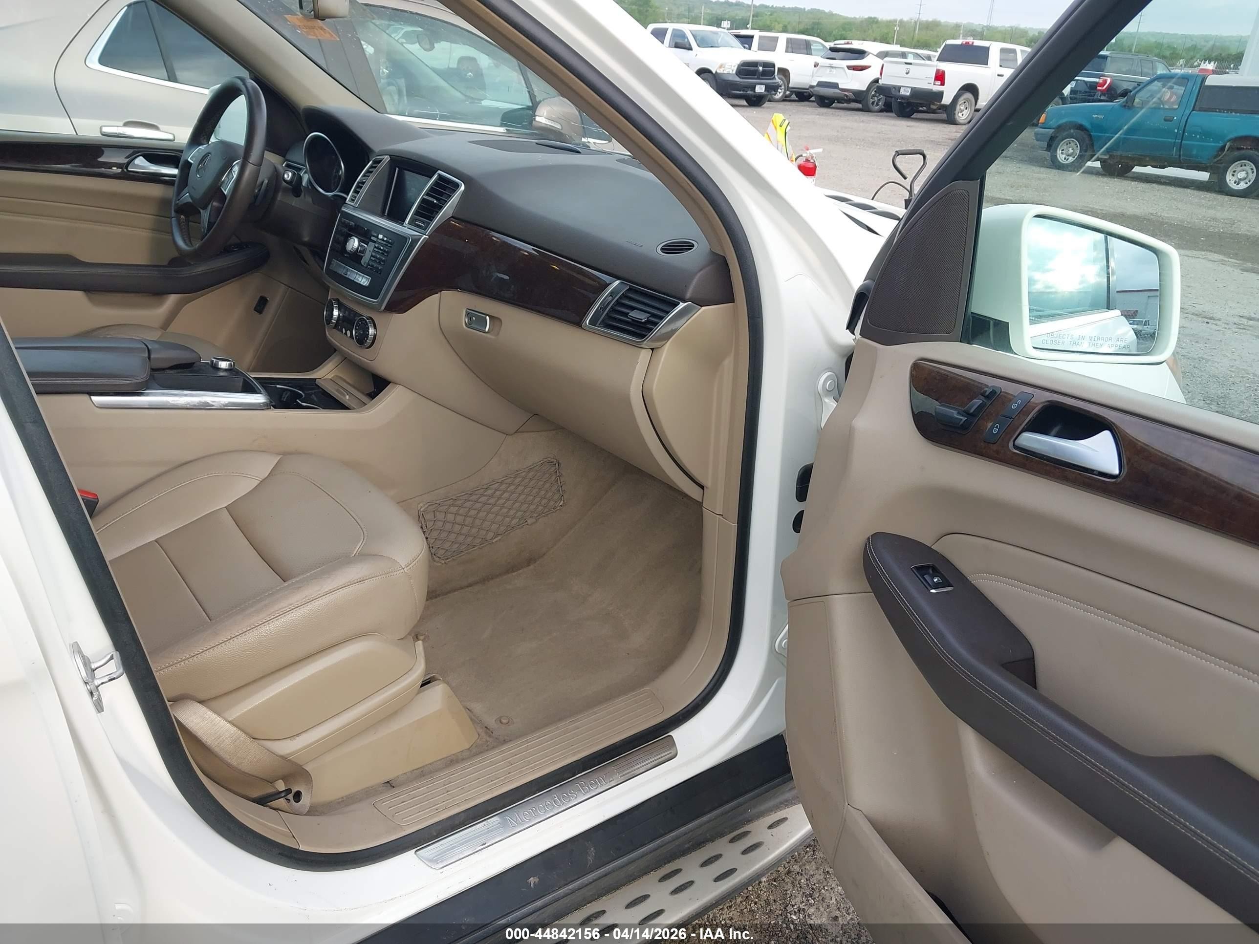 2014 Mercedes-benz Ml 350   White vin: 4JGDA5JB3EA293188