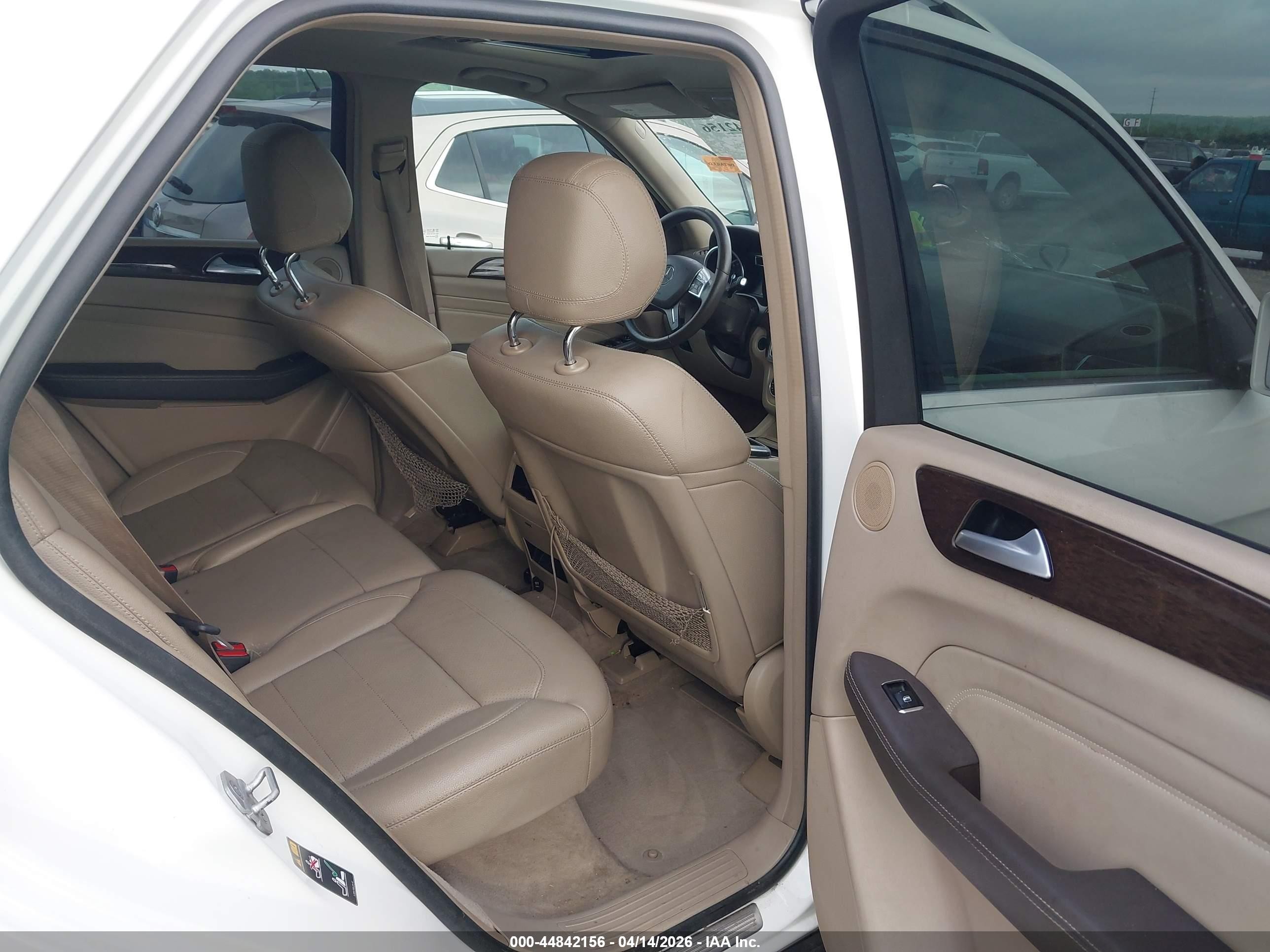 2014 Mercedes-benz Ml 350   White vin: 4JGDA5JB3EA293188
