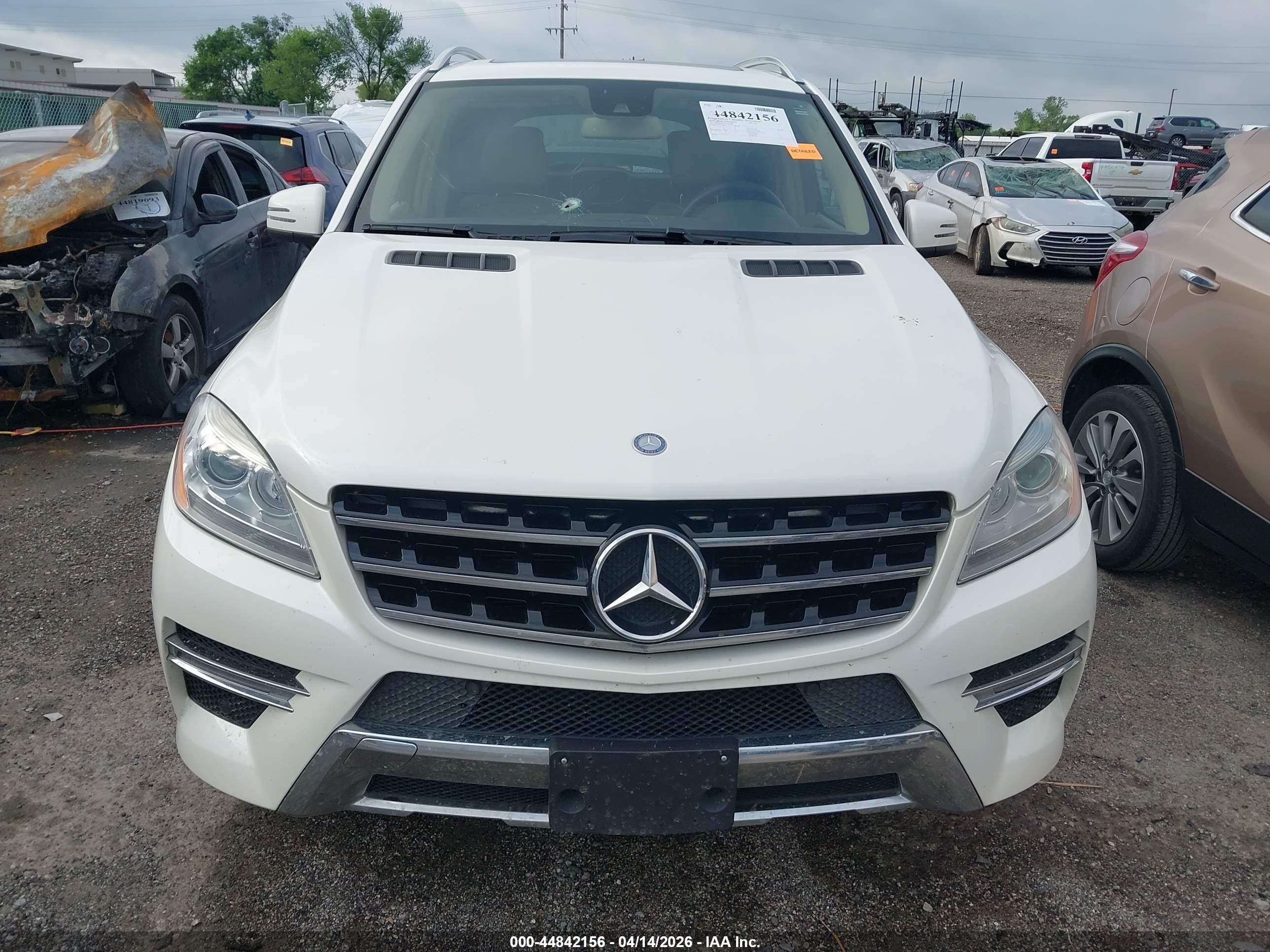 2014 Mercedes-benz Ml 350   White vin: 4JGDA5JB3EA293188
