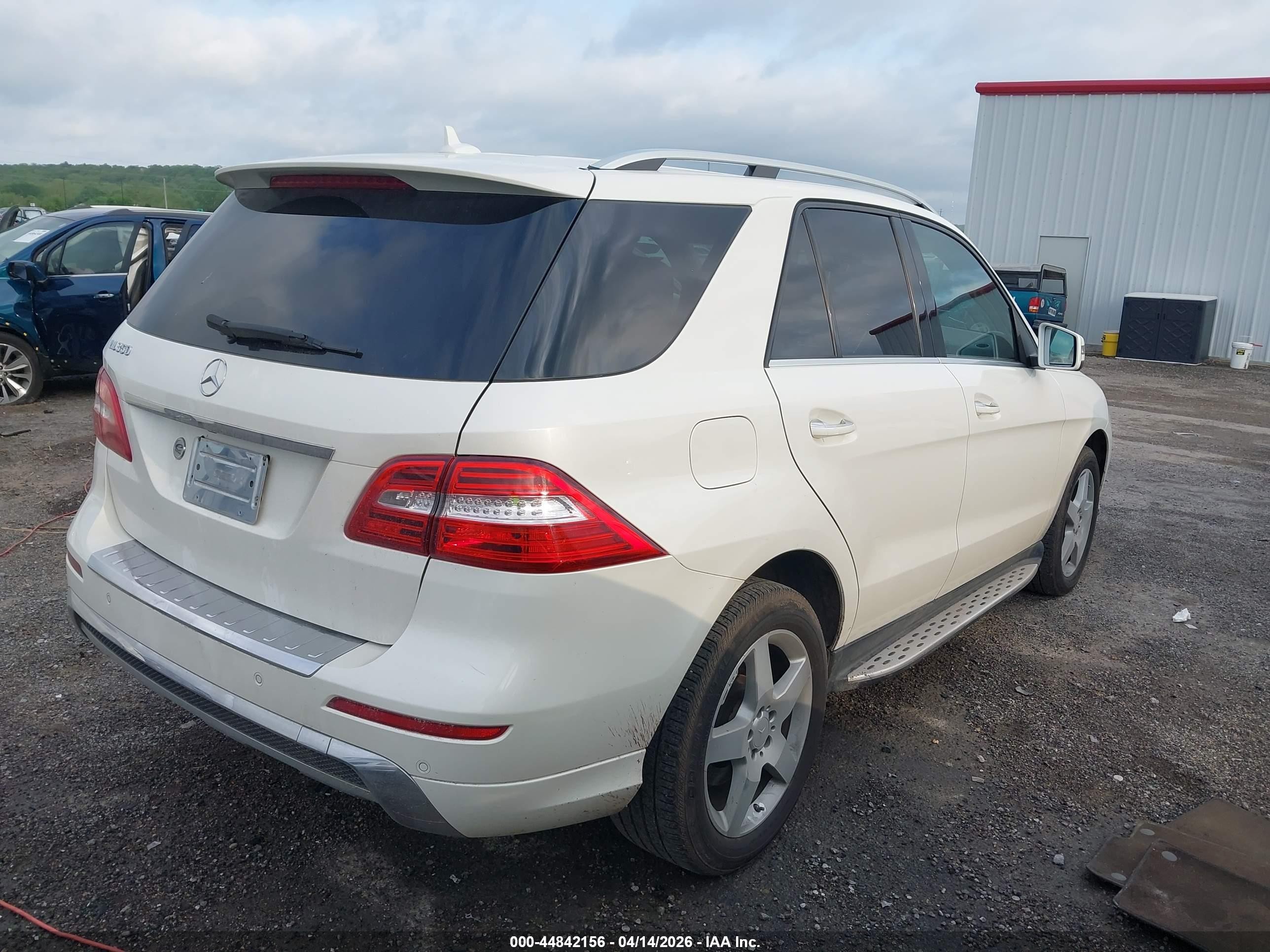2014 Mercedes-benz Ml 350   White vin: 4JGDA5JB3EA293188