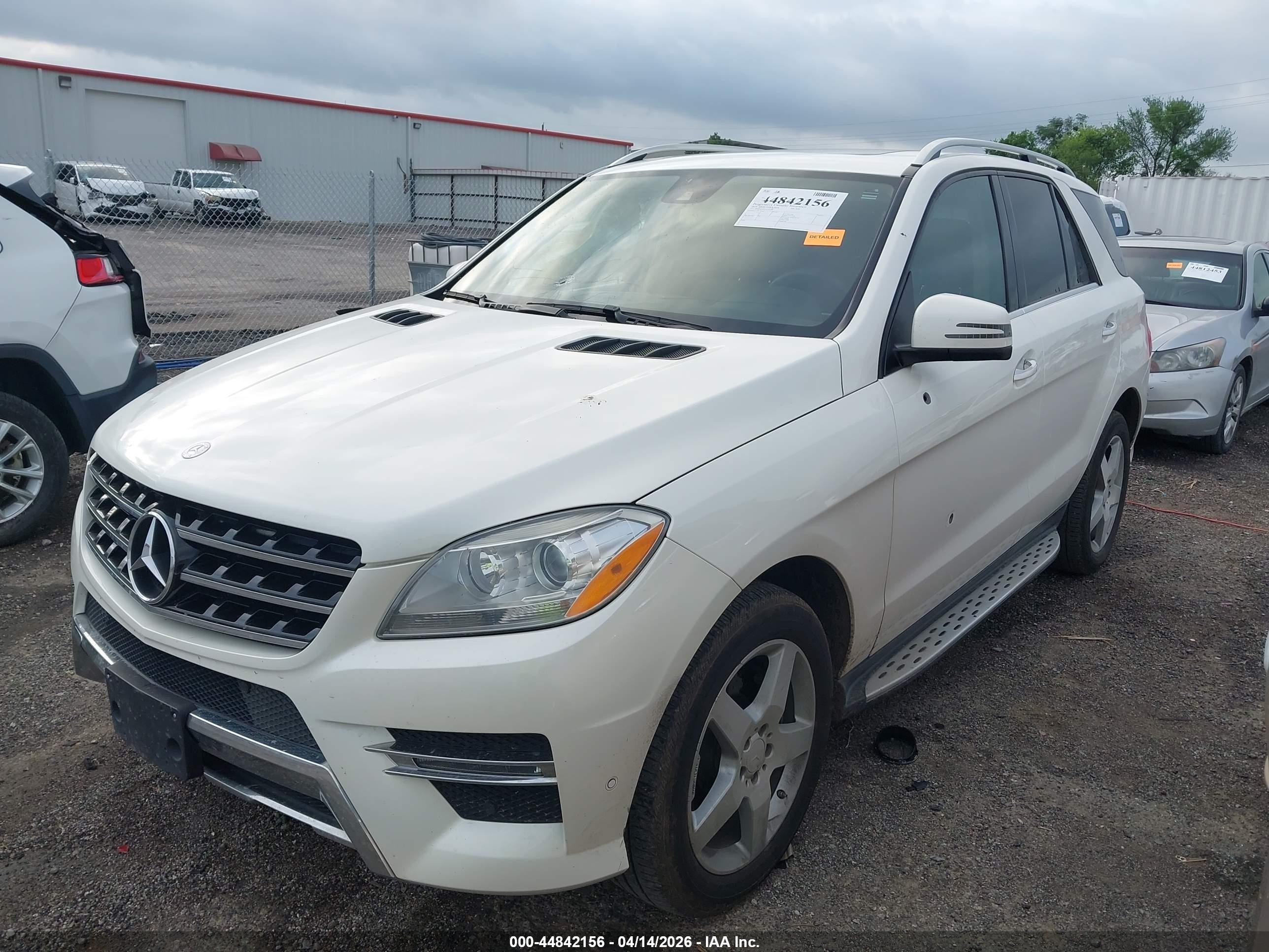 2014 Mercedes-benz Ml 350   White vin: 4JGDA5JB3EA293188