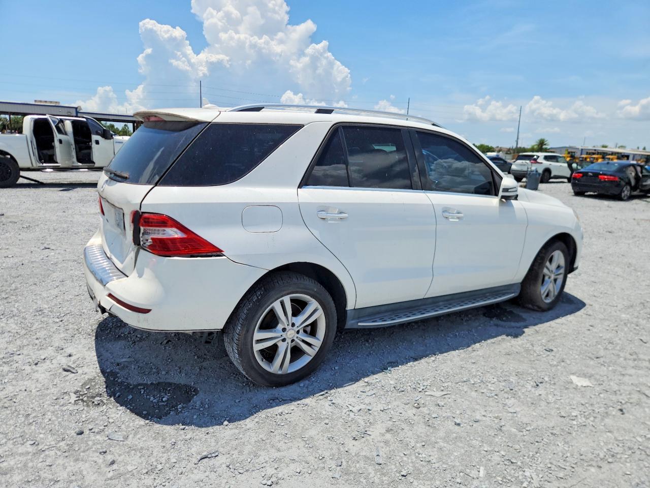 2014 Mercedes-benz Ml 350 White vin: 4JGDA5JB3EA315674