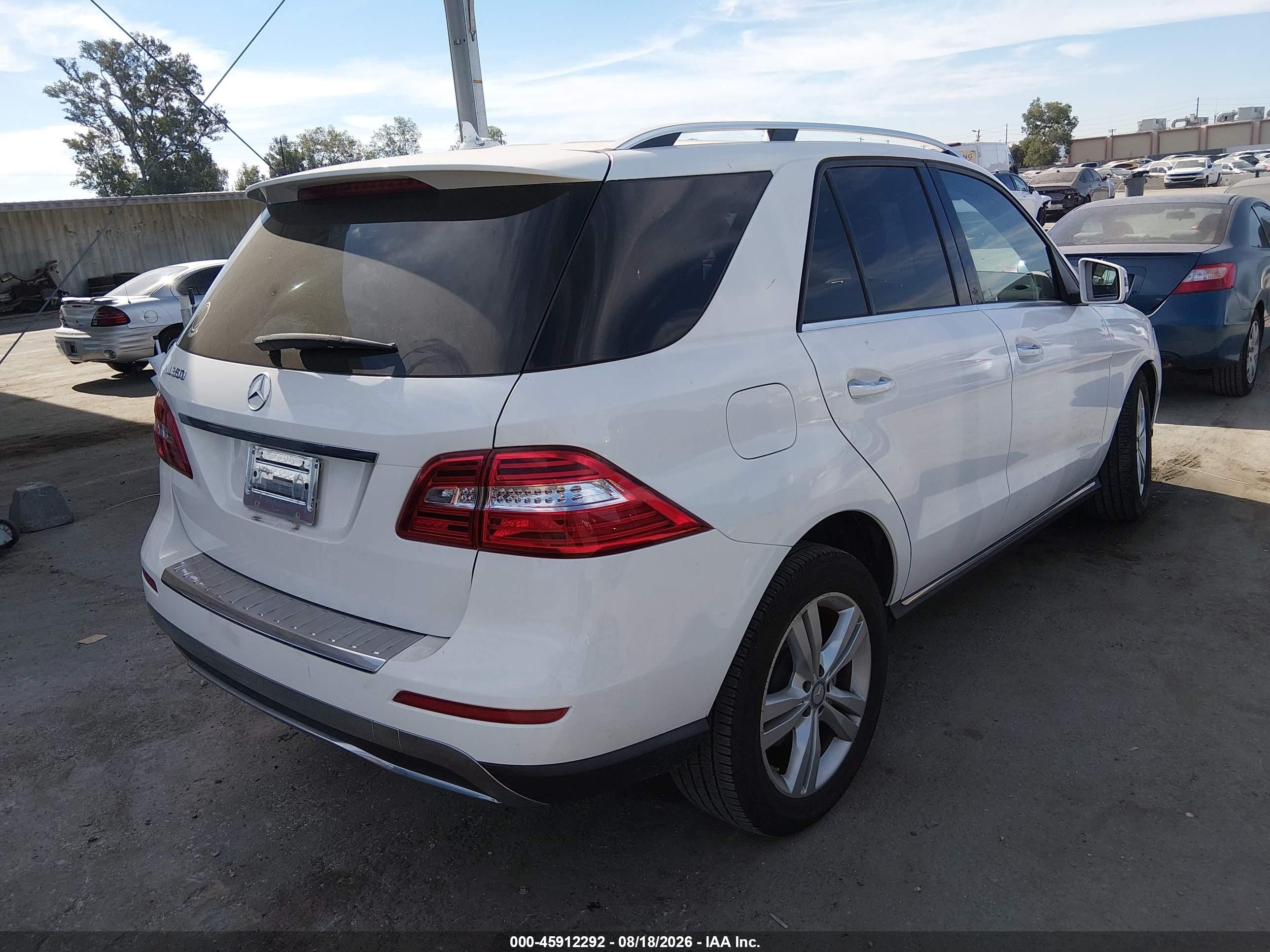 2014 Mercedes-benz Ml 350   White vin: 4JGDA5JB3EA416794