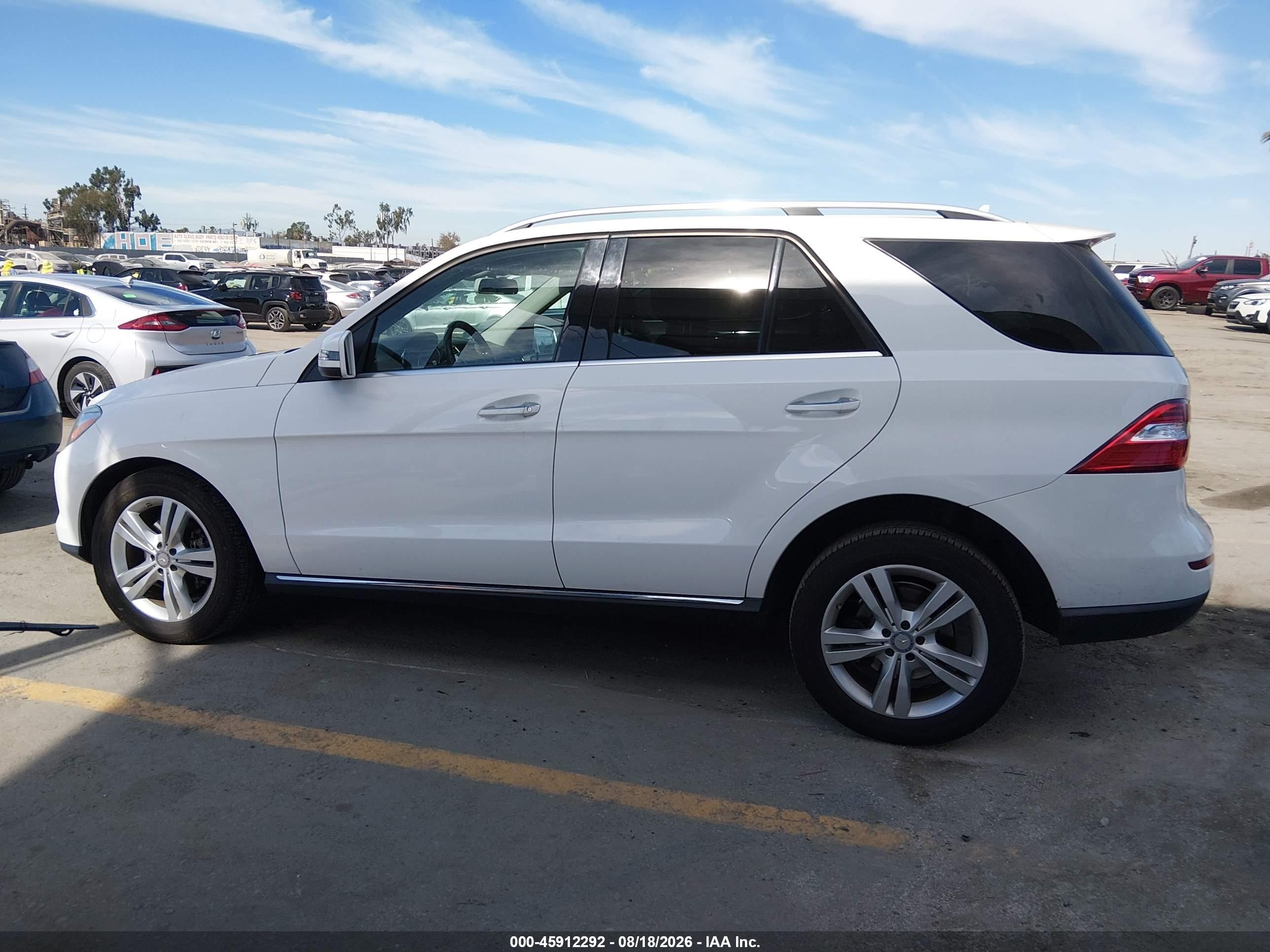 2014 Mercedes-benz Ml 350   White vin: 4JGDA5JB3EA416794