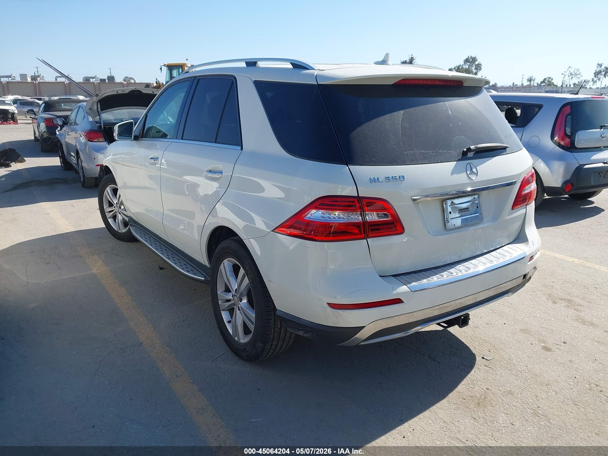 2013 Mercedes-benz Ml 350   White vin: 4JGDA5JB4DA101274