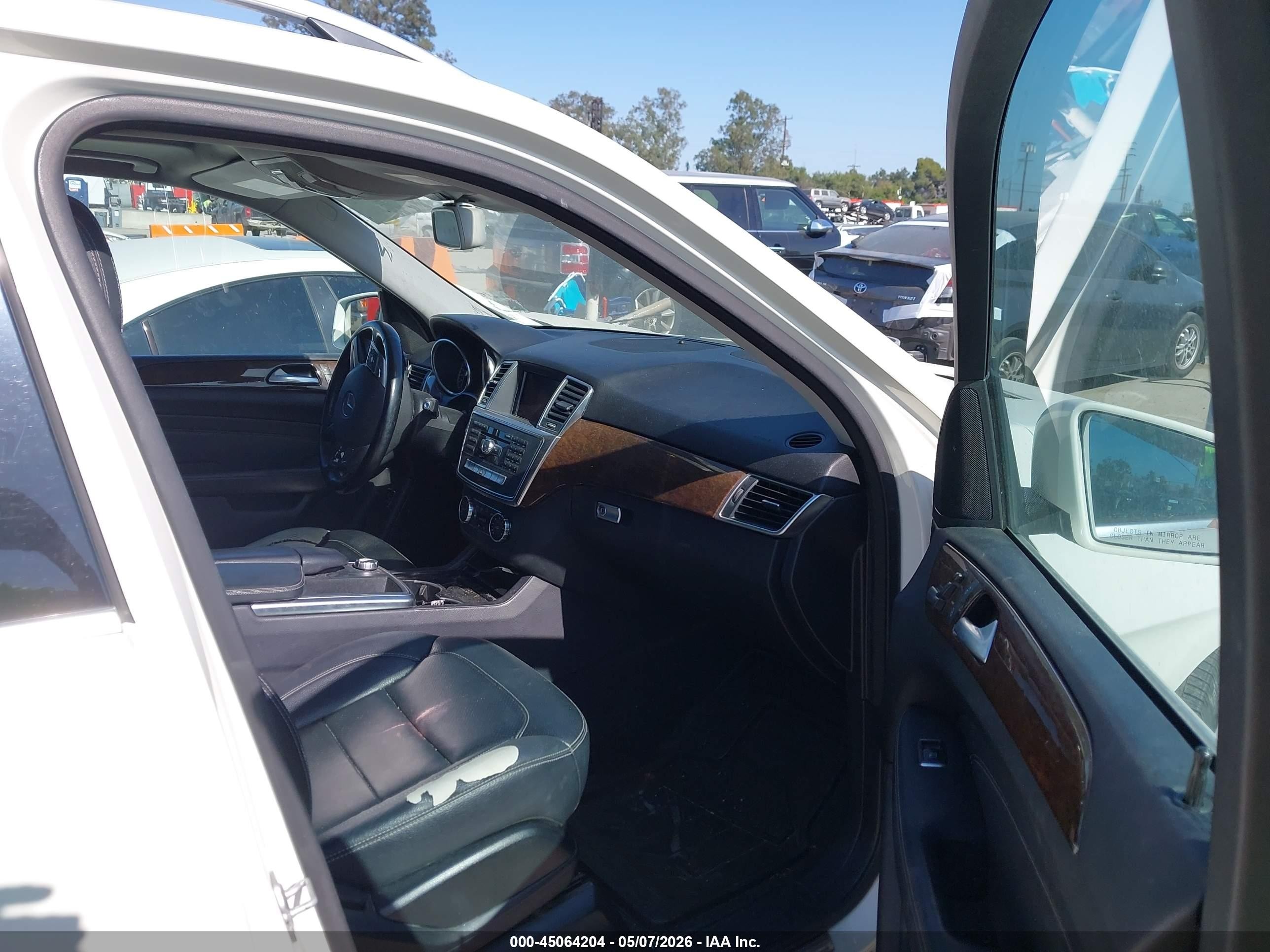 2013 Mercedes-benz Ml 350   White vin: 4JGDA5JB4DA101274