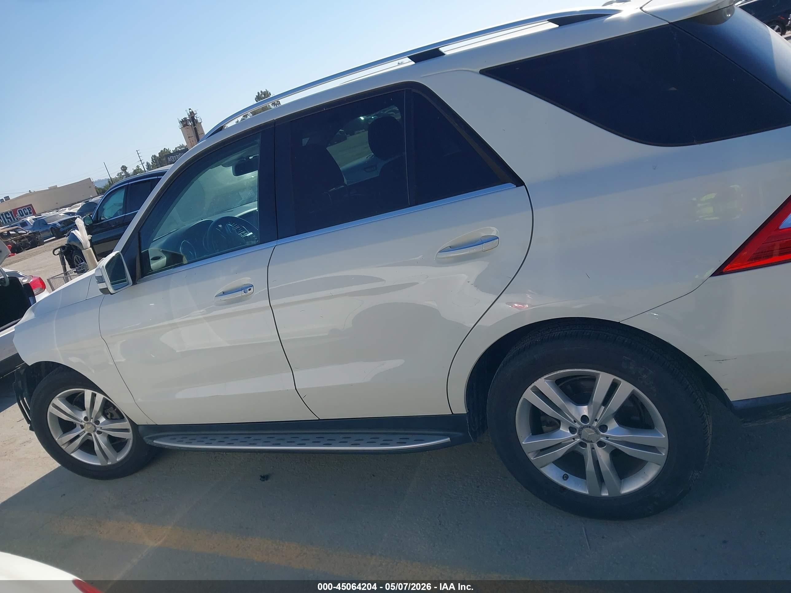 2013 Mercedes-benz Ml 350   White vin: 4JGDA5JB4DA101274